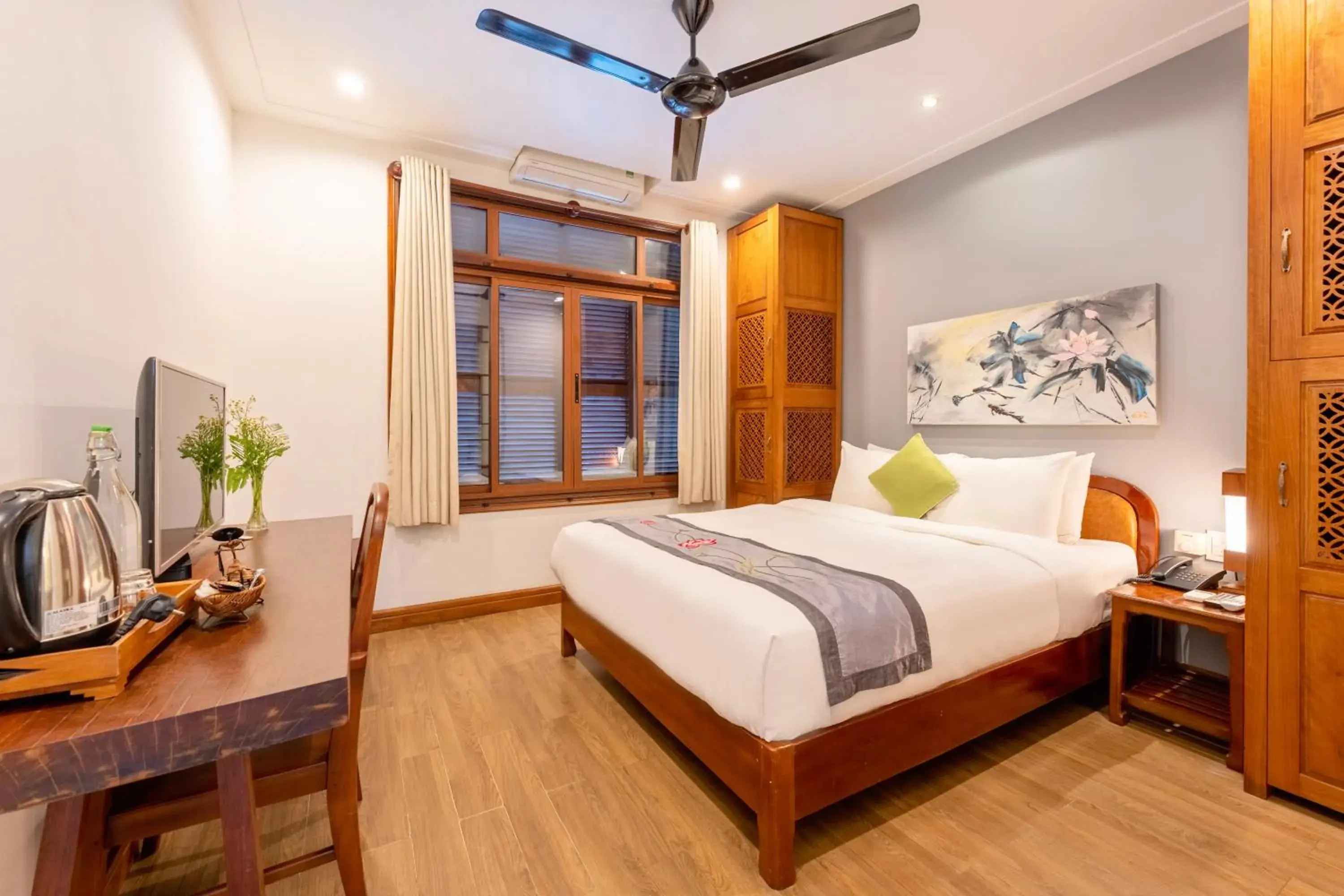 Deluxe Double Room in Thanh Van 1 Hotel Deluxe Double Room in Thanh Van 1 Hotel