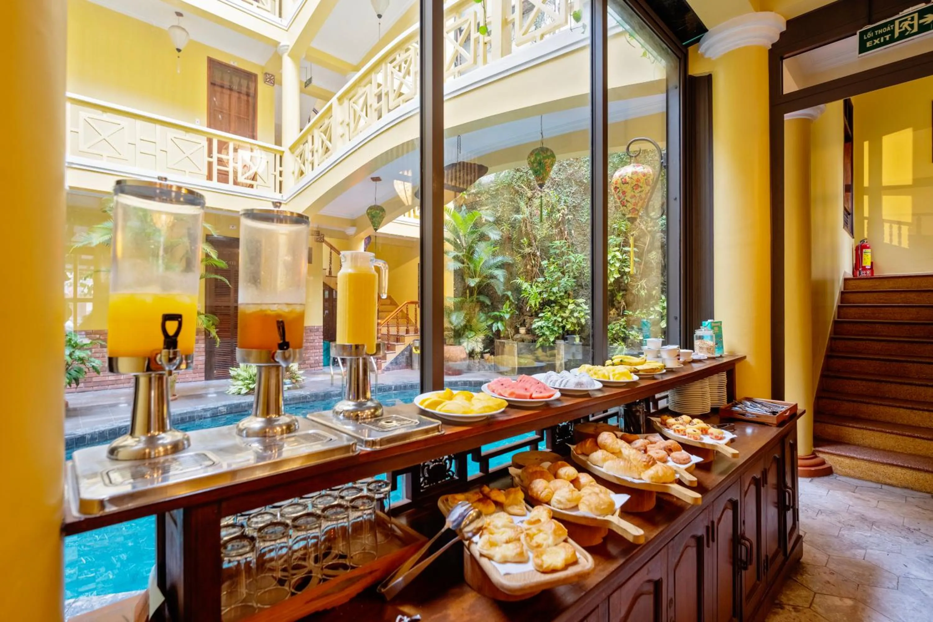 Food and drinks in Thanh Van 1 Hotel