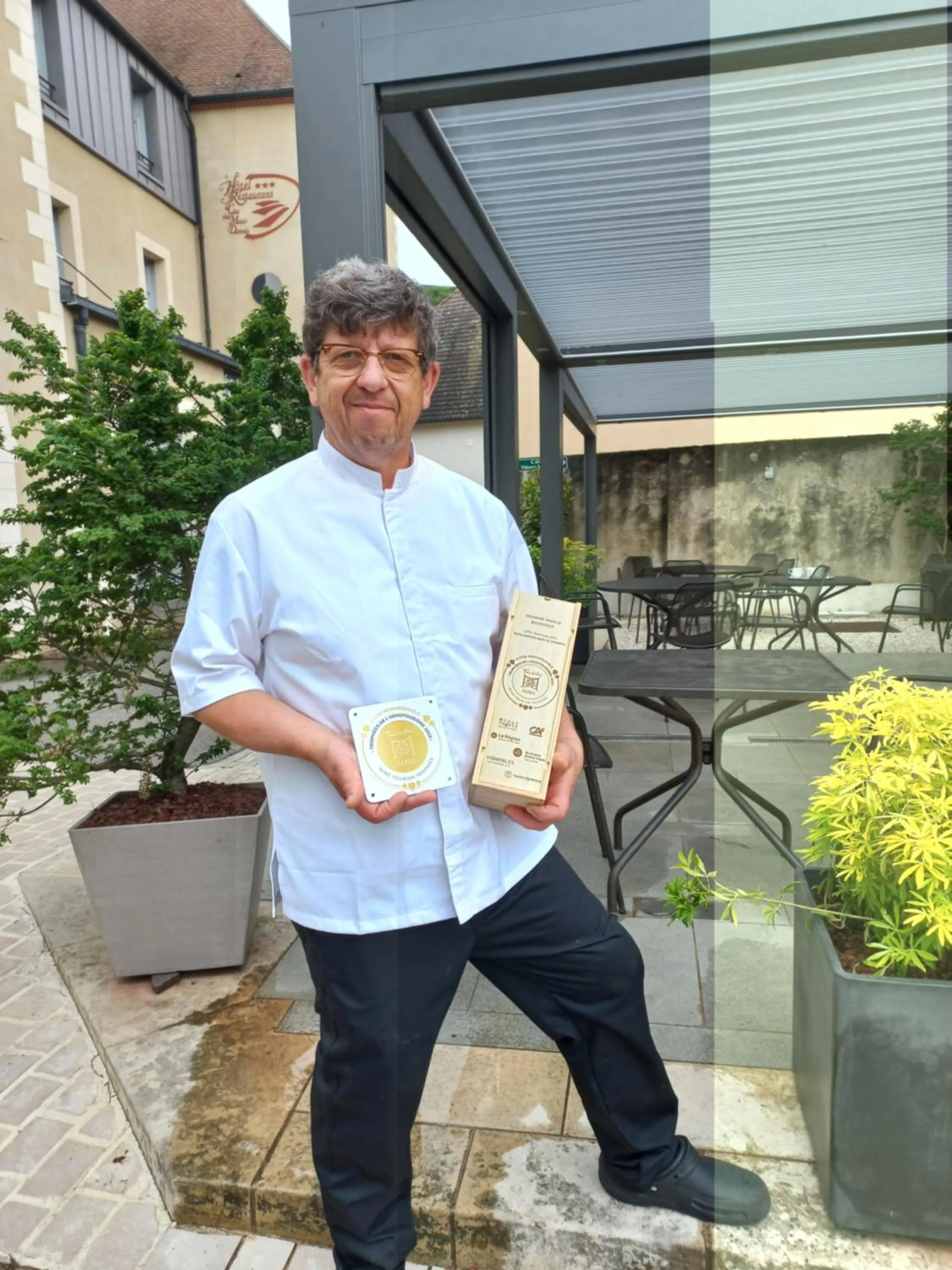 Day in Hôtel Restaurant Famille Bourgeois "La Cote des Monts Damnés"