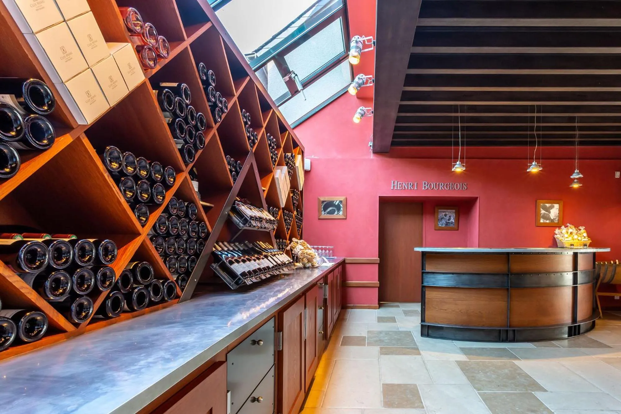 On-site shops in Hôtel Restaurant Famille Bourgeois "La Cote des Monts Damnés"