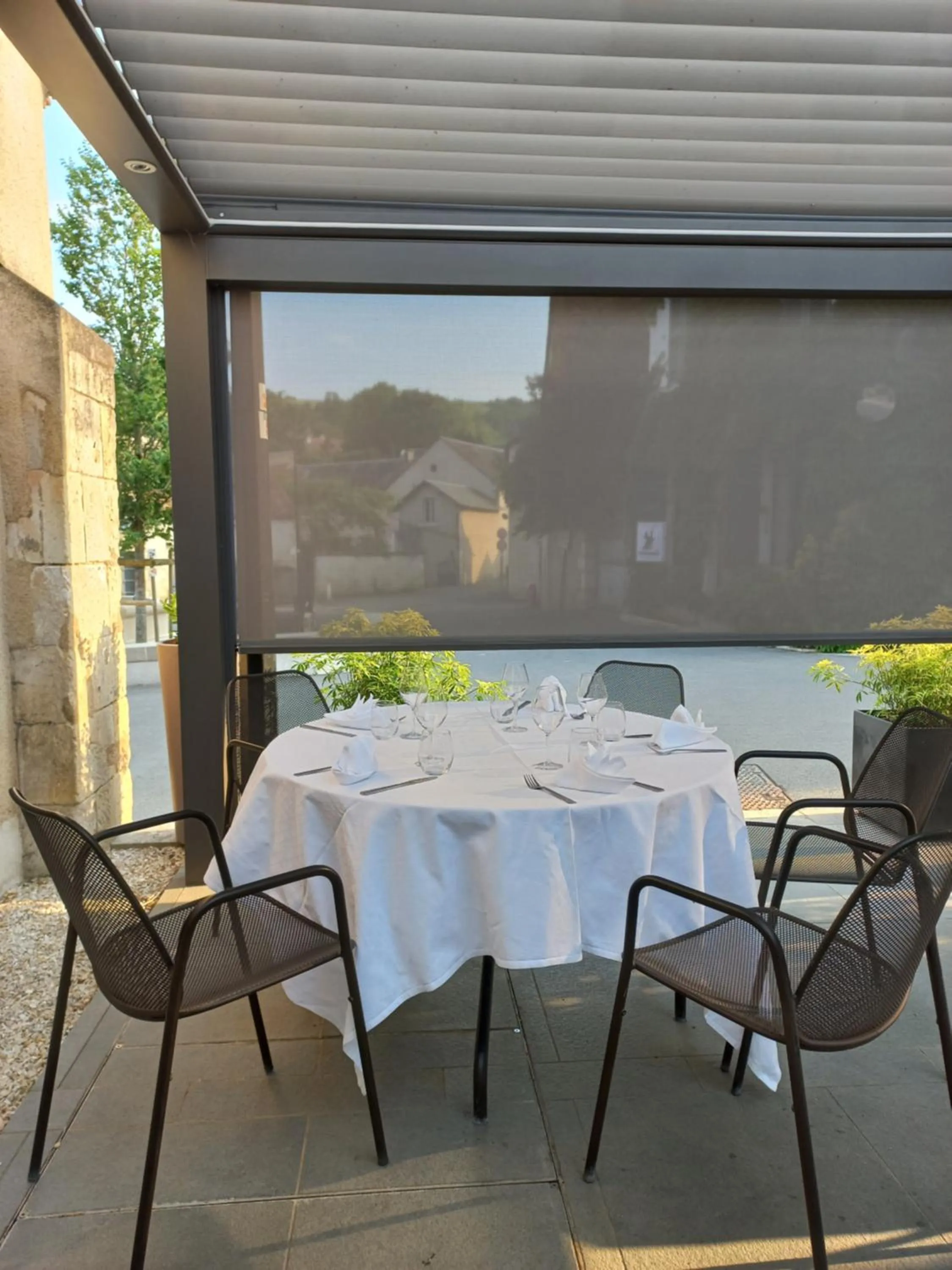 Patio in Hôtel Restaurant Famille Bourgeois "La Cote des Monts Damnés"