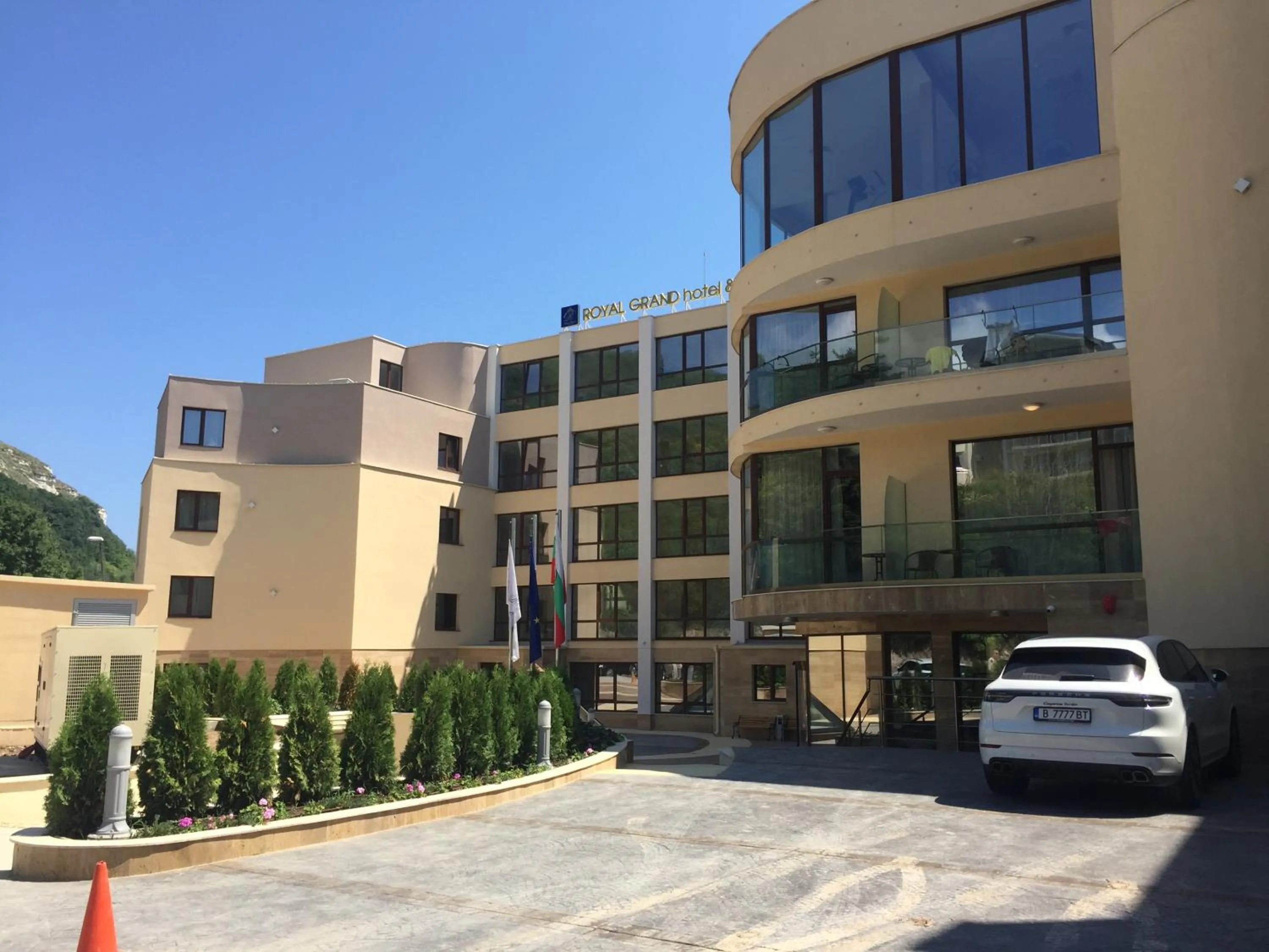 Facade/entrance in Royal Grand Hotel and Spa - All Inclusive and Free beach accsess