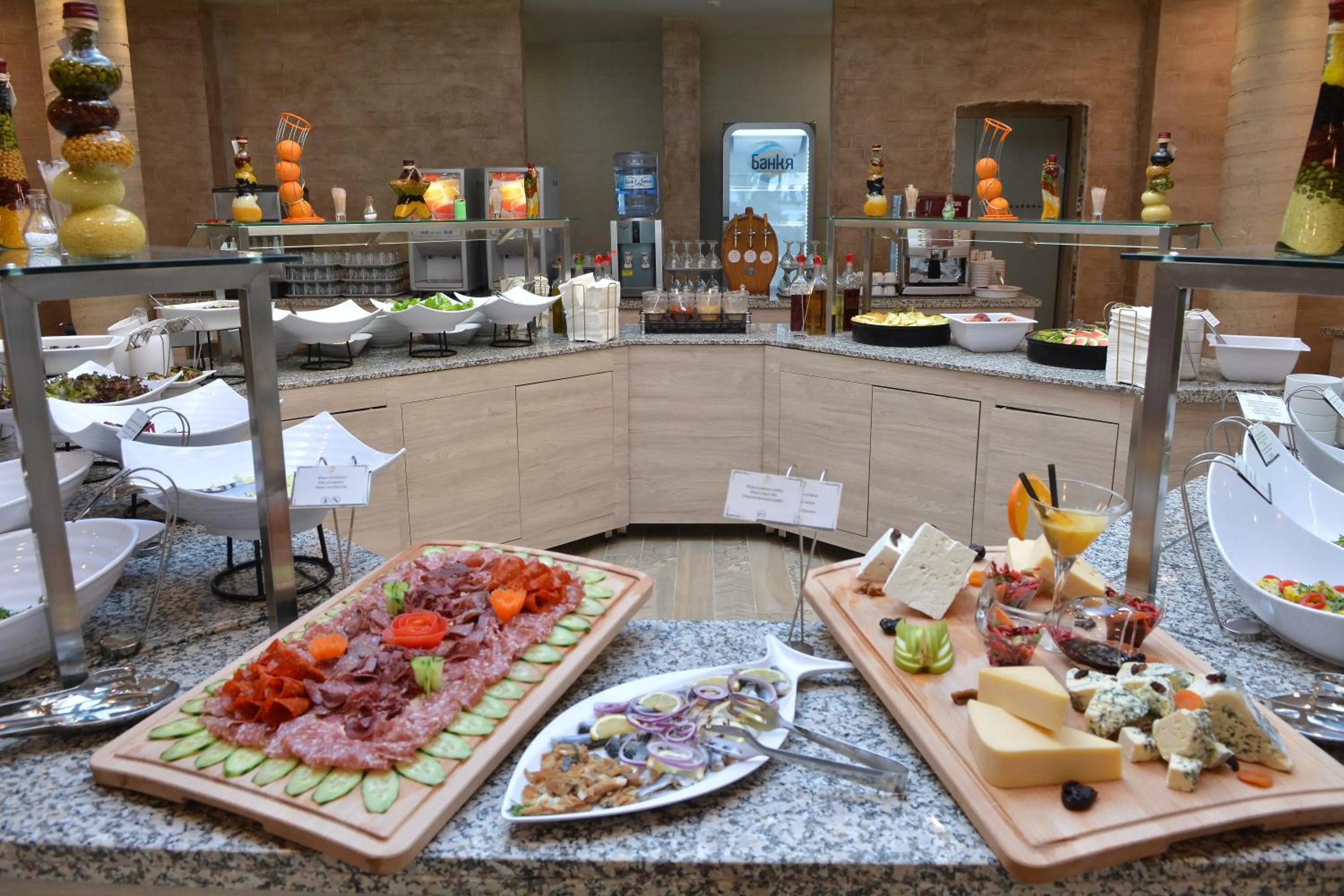 Restaurant/places to eat in Royal Grand Hotel and Spa - All Inclusive and Free beach accsess