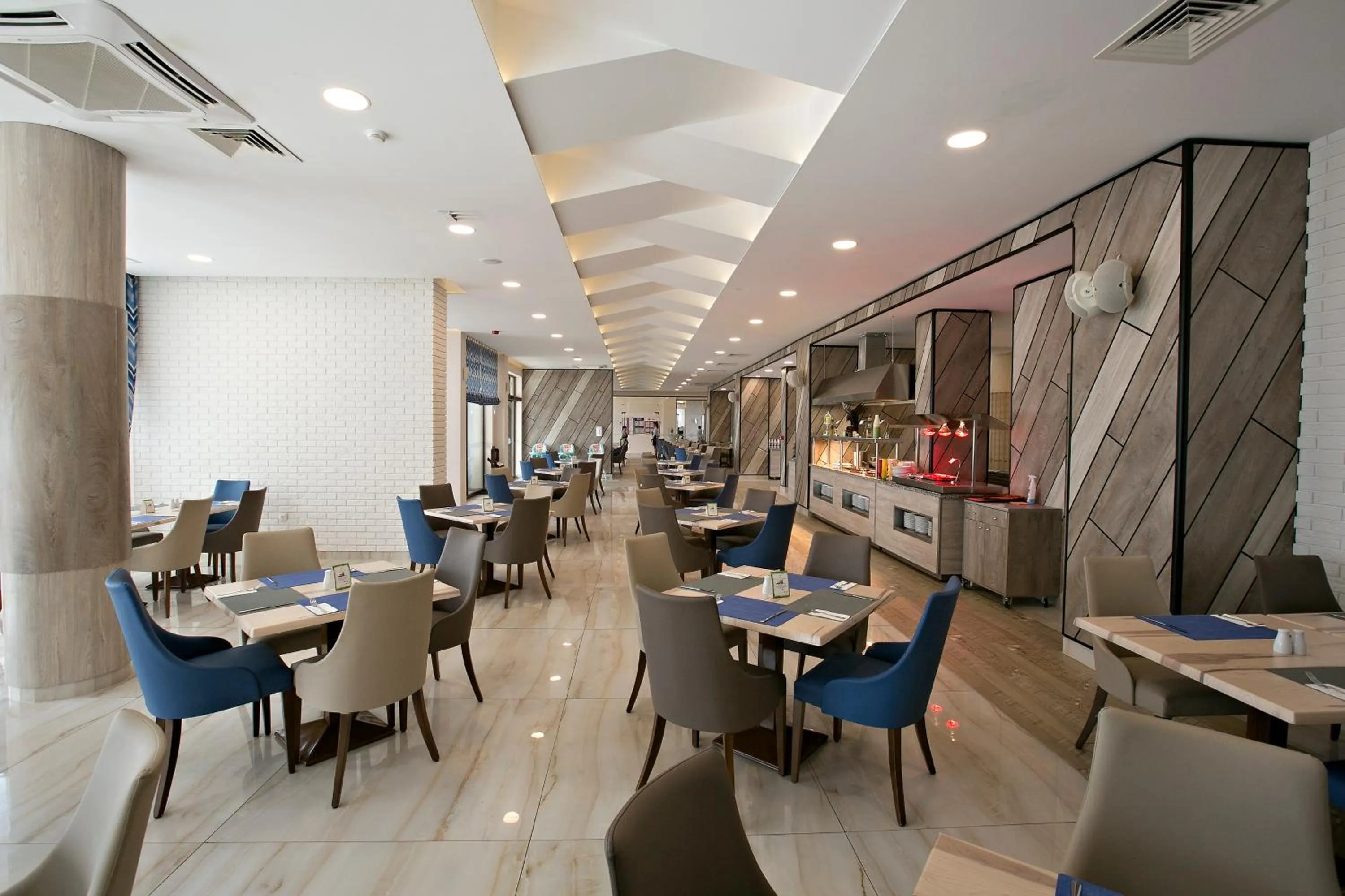 Restaurant/places to eat in Royal Grand Hotel and Spa - All Inclusive and Free beach accsess