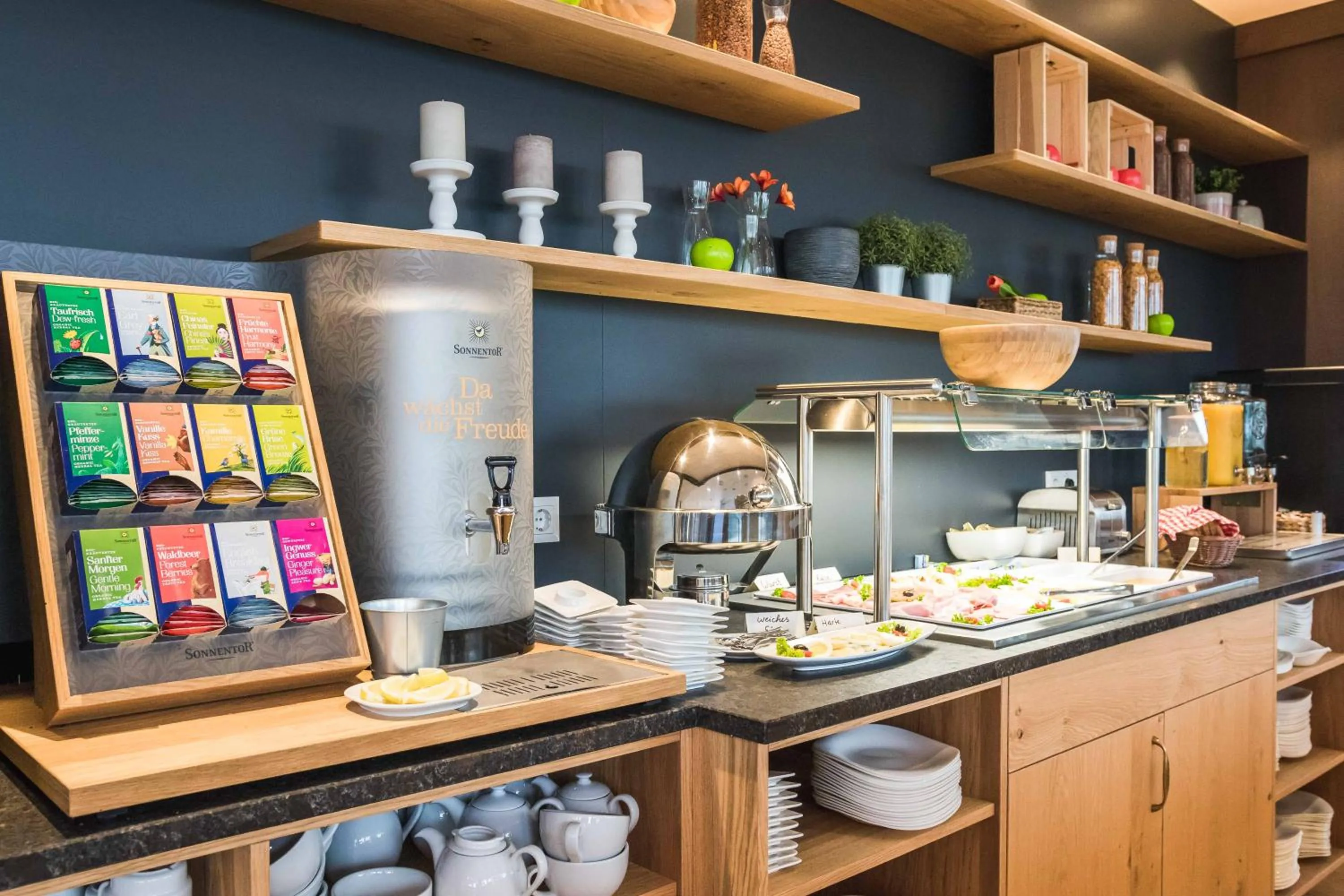 Buffet breakfast in Das Alfred