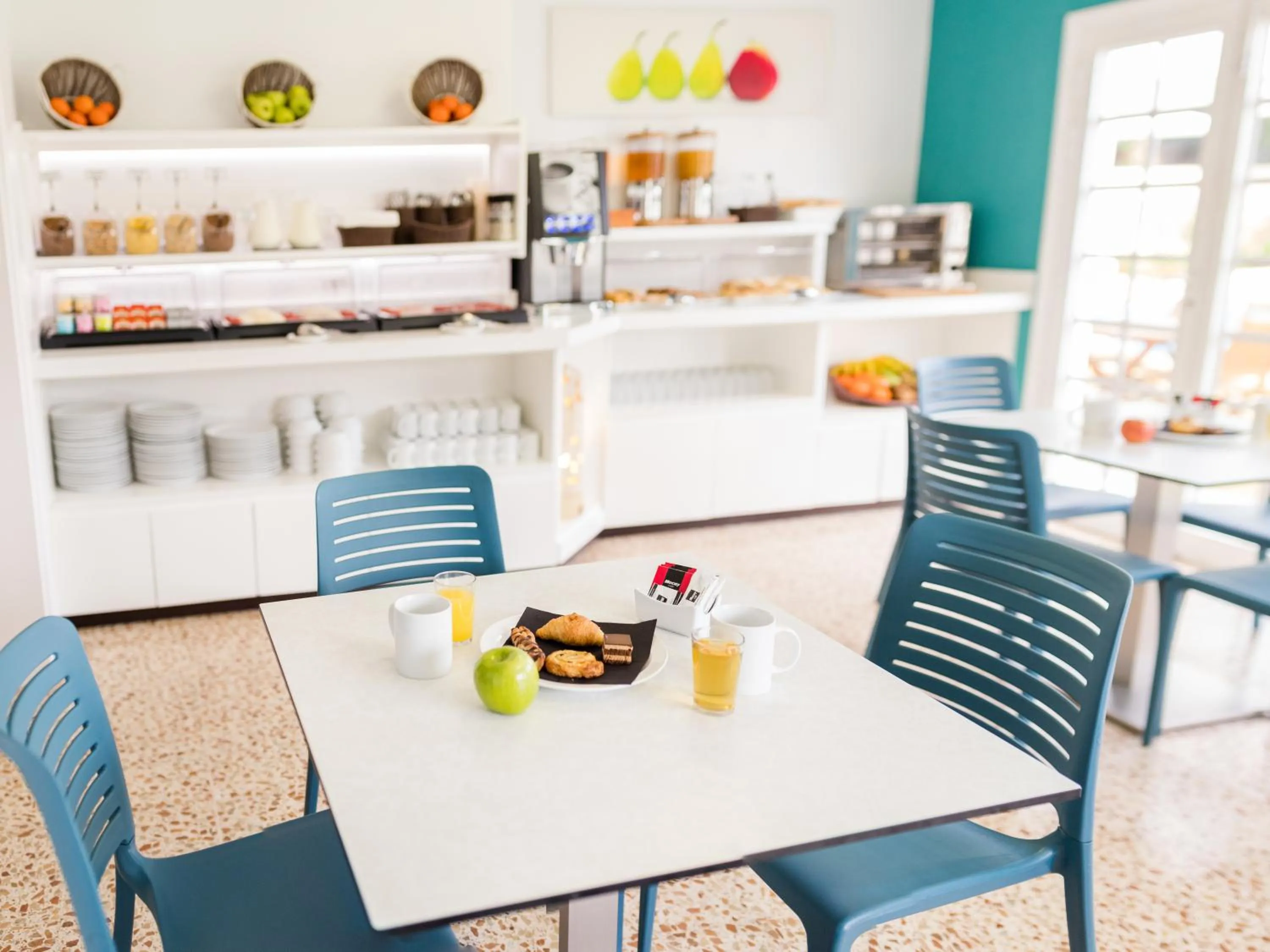 Lounge or bar in Apartamentos Los Dragos del Norte