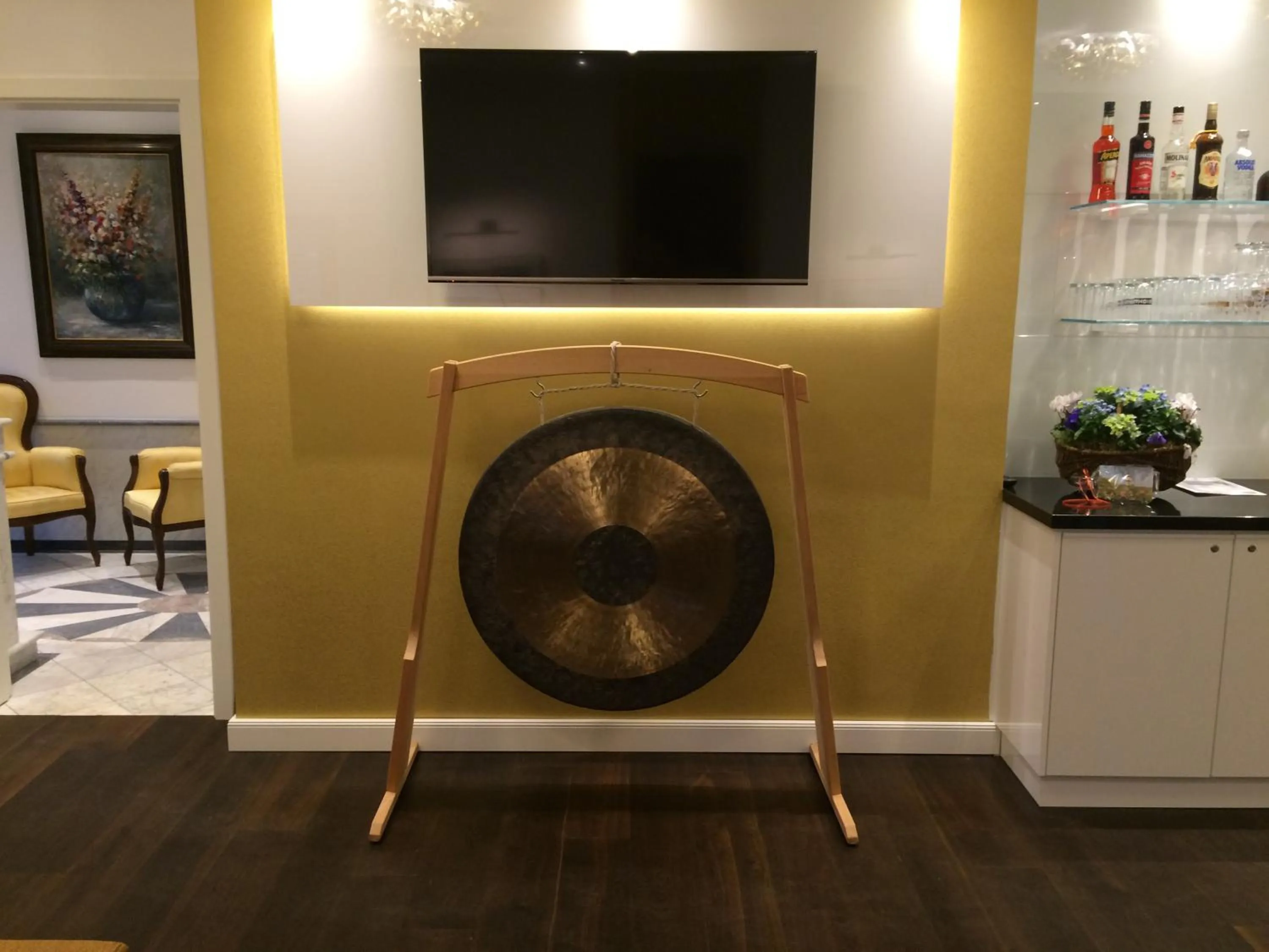 Communal lounge/ TV room in Hotel De Insulåner