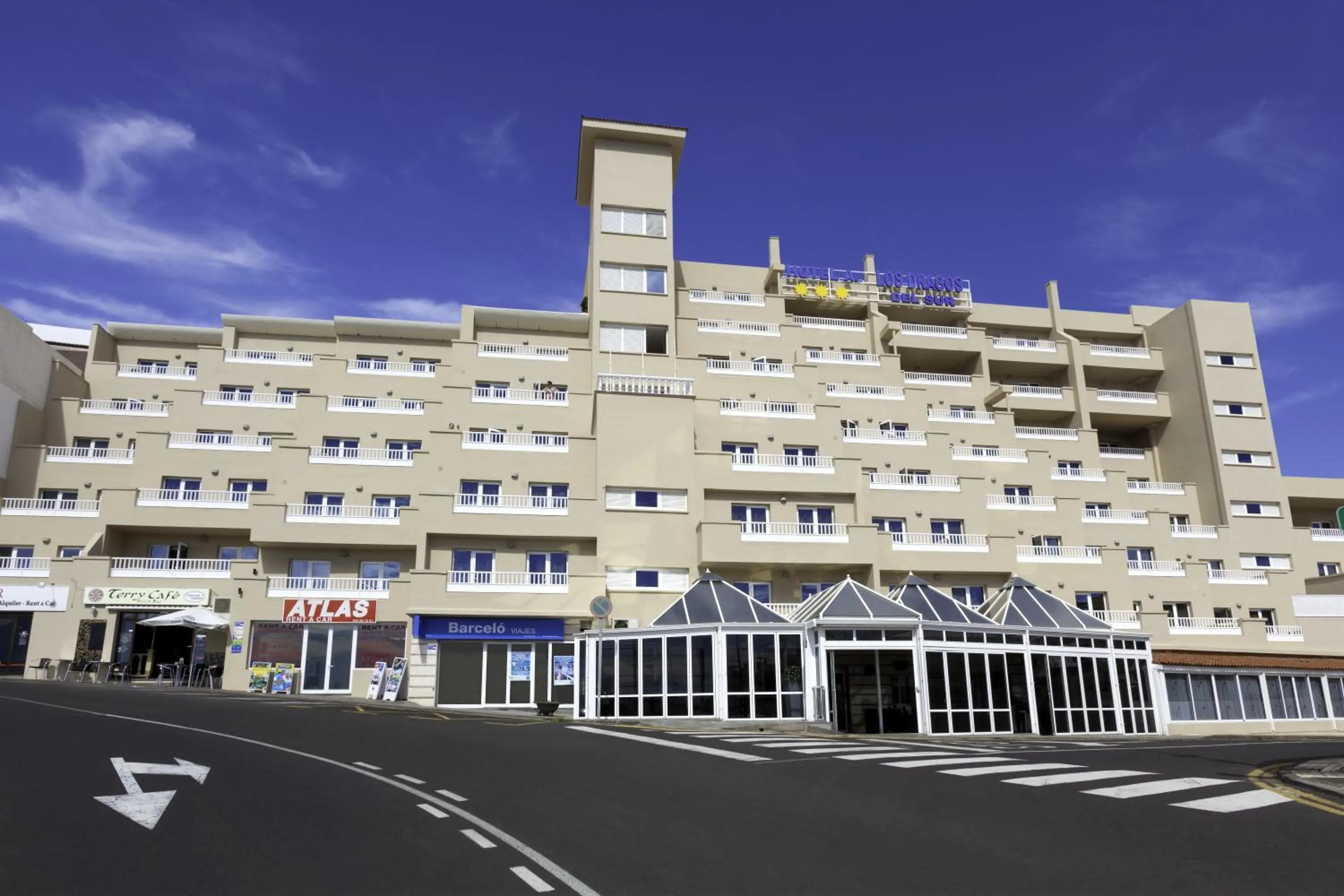 Facade/entrance in Aparthotel Los Dragos del Sur