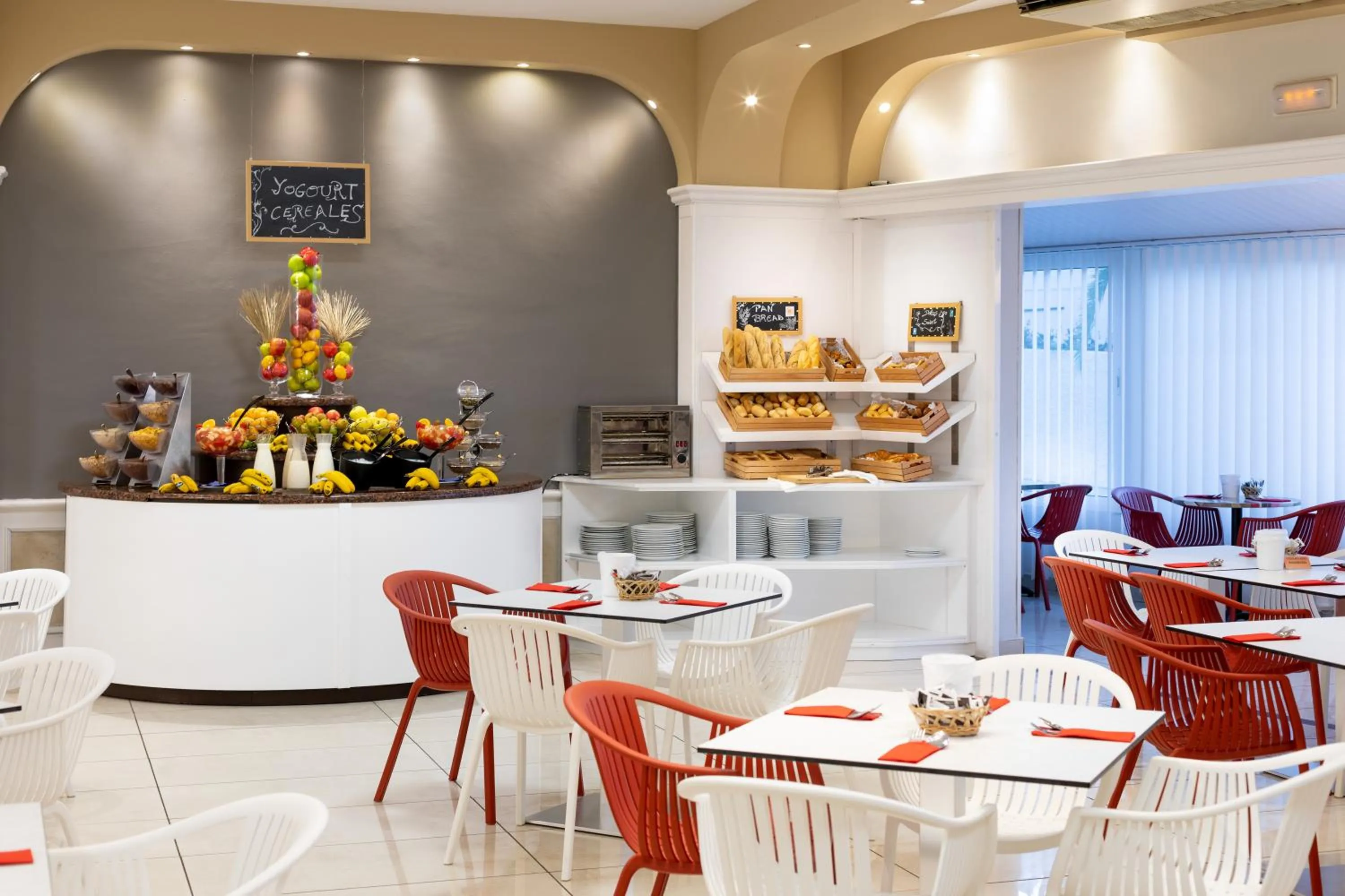 Restaurant/places to eat in Aparthotel Los Dragos del Sur