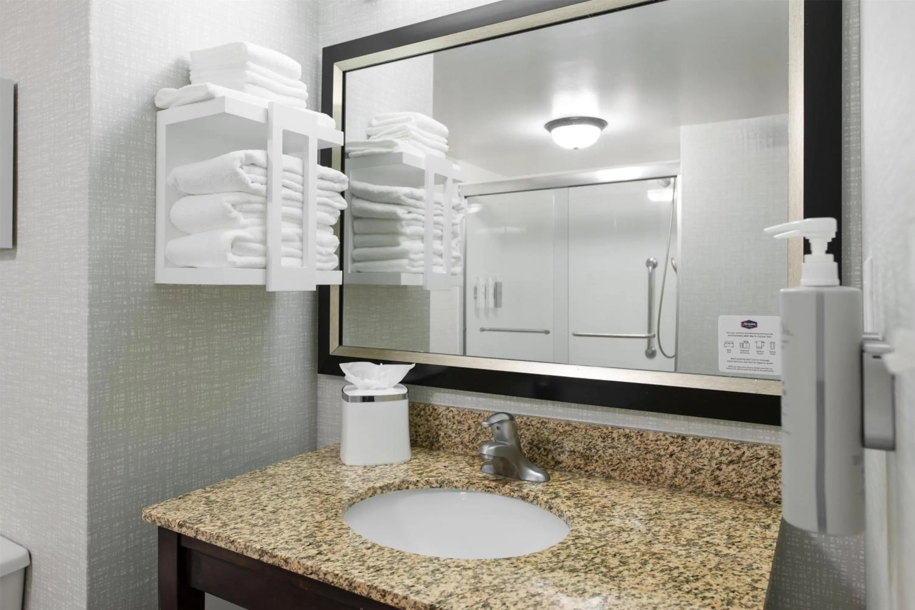 Bathroom in Hampton Inn Newport News-Yorktown