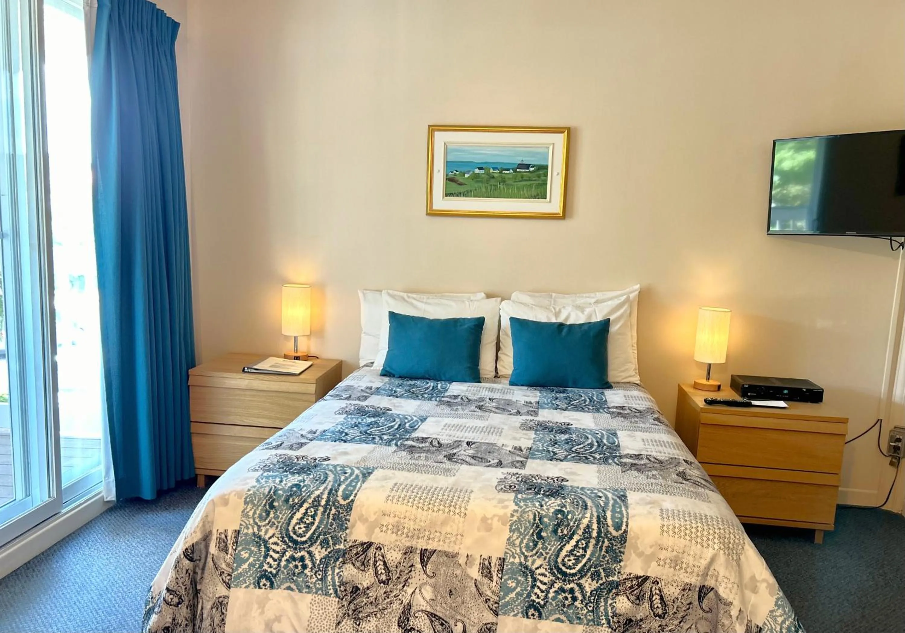 Bed in Motel de l'Anse a l'Eau