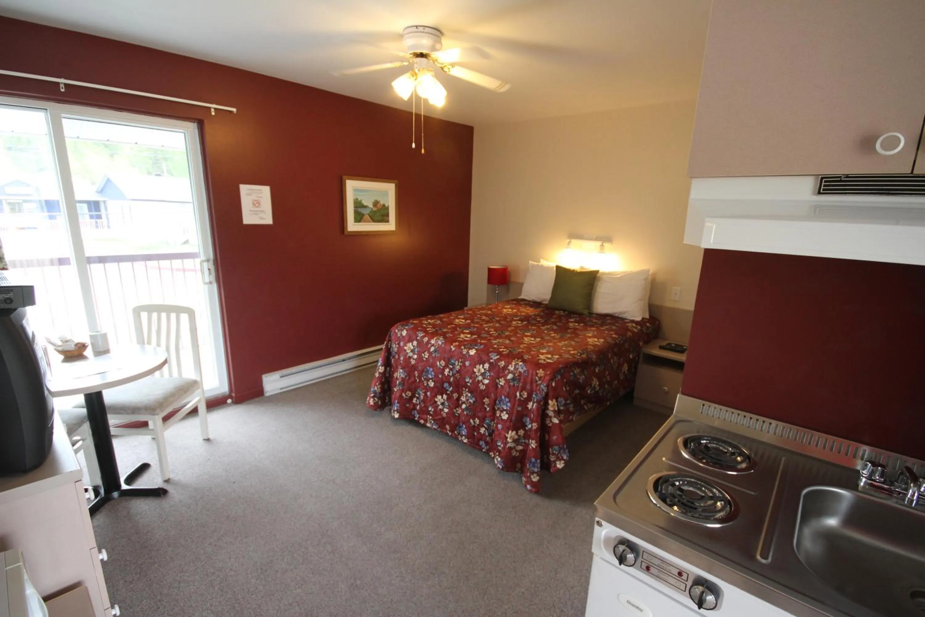 Bed in Motel de l'Anse a l'Eau