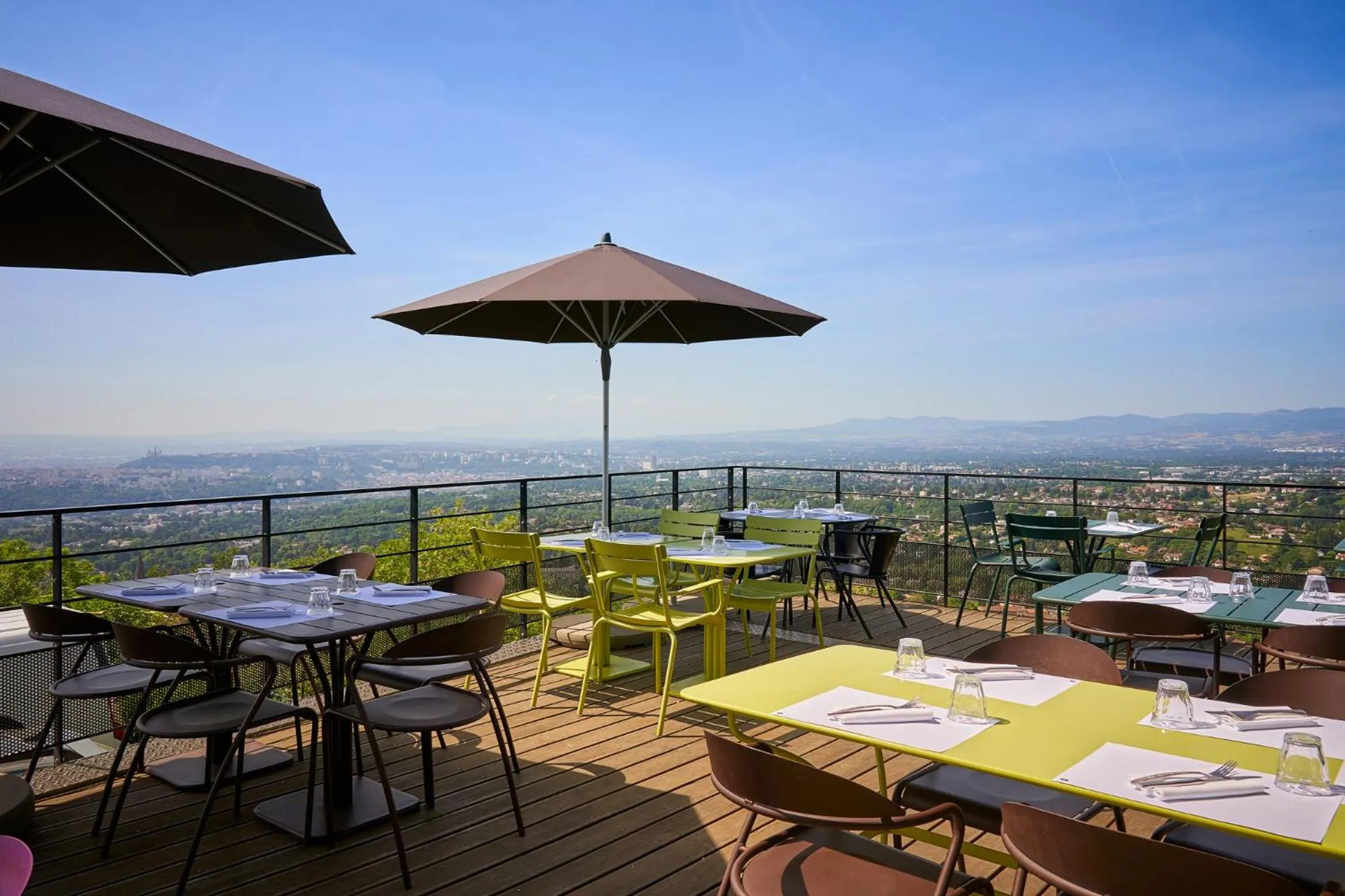 City view in L'Ermitage Hôtel Cuisine-À-Manger