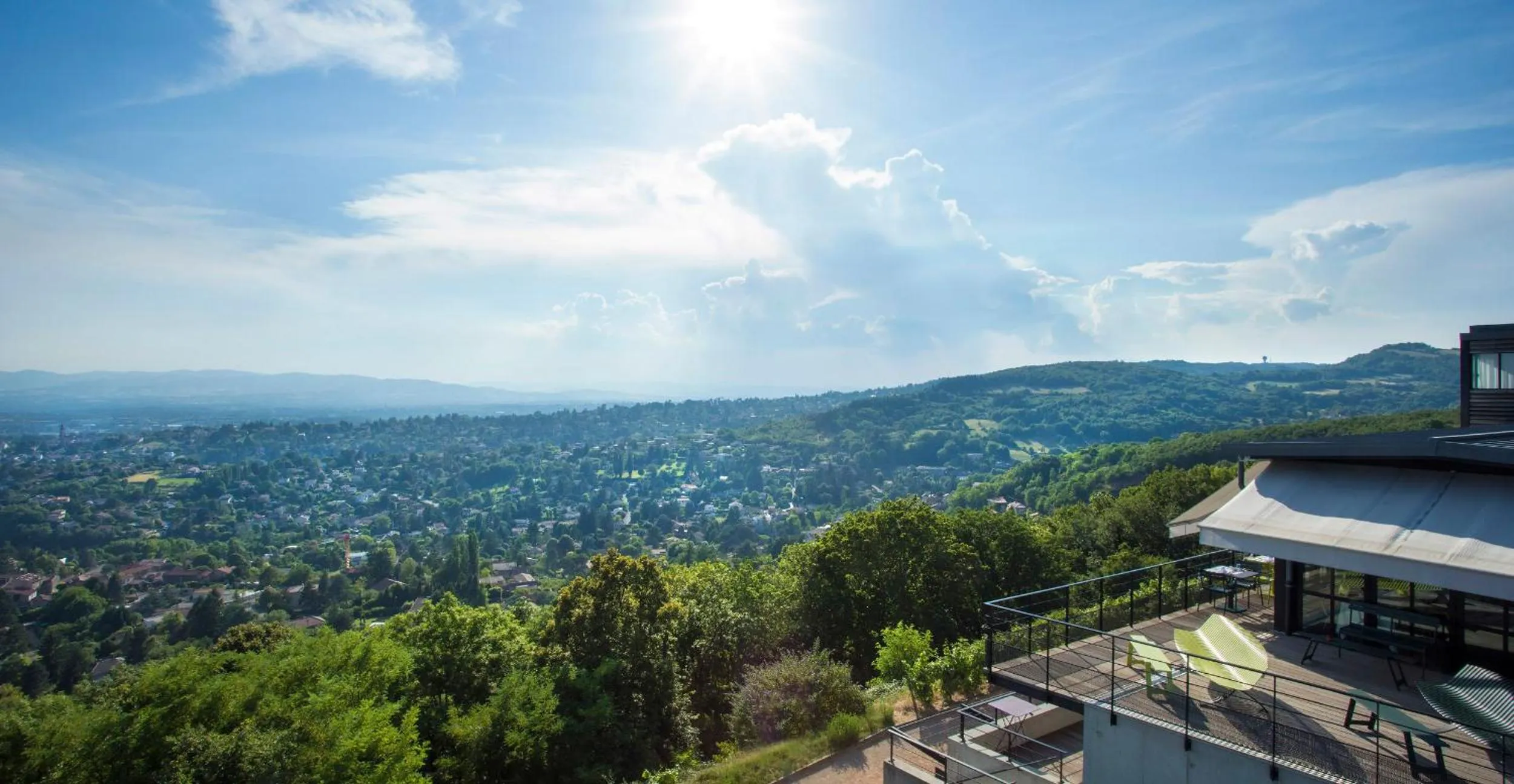 Balcony/Terrace in L'Ermitage Hôtel Cuisine-À-Manger