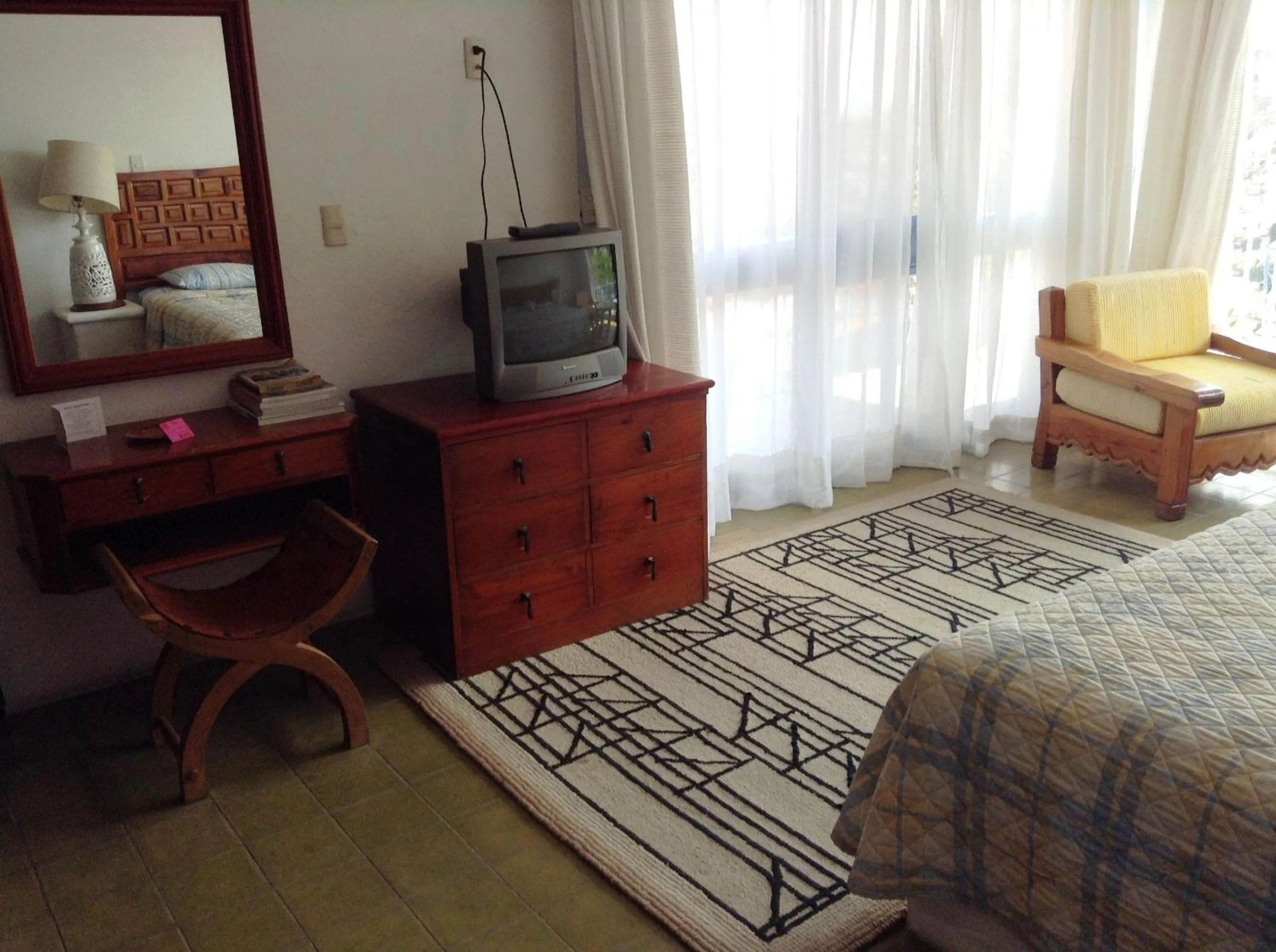 TV and multimedia, TV/Entertainment Center in Hotel De La Borda