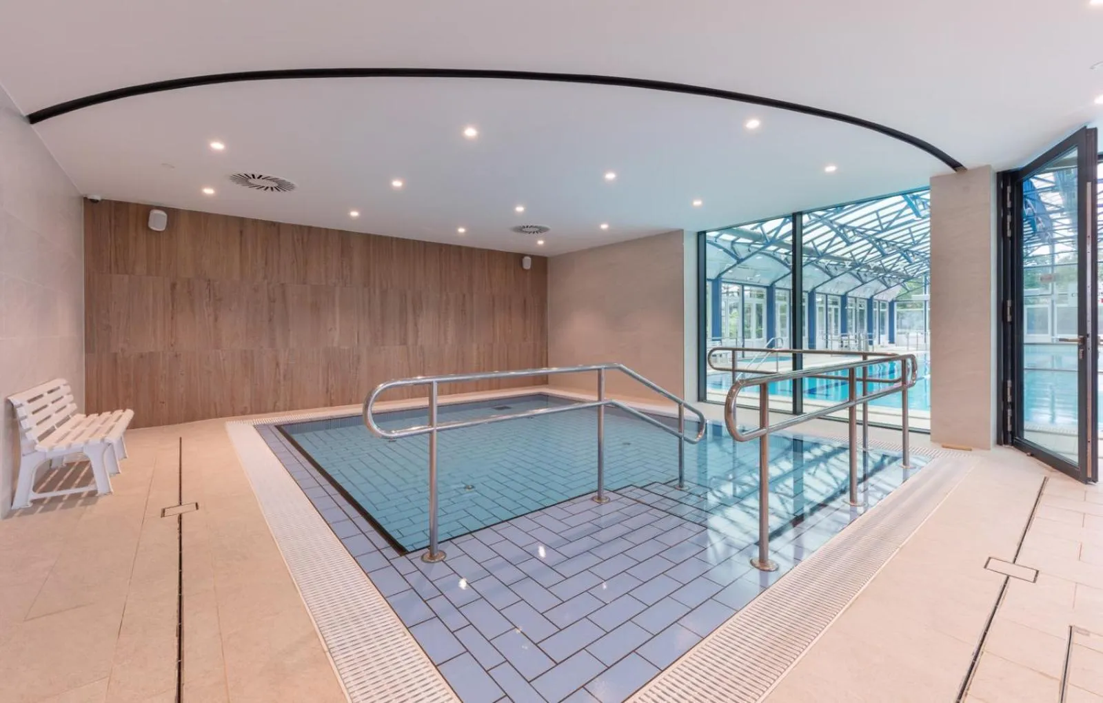 Swimming pool in Hotel OTP Balatonszemes