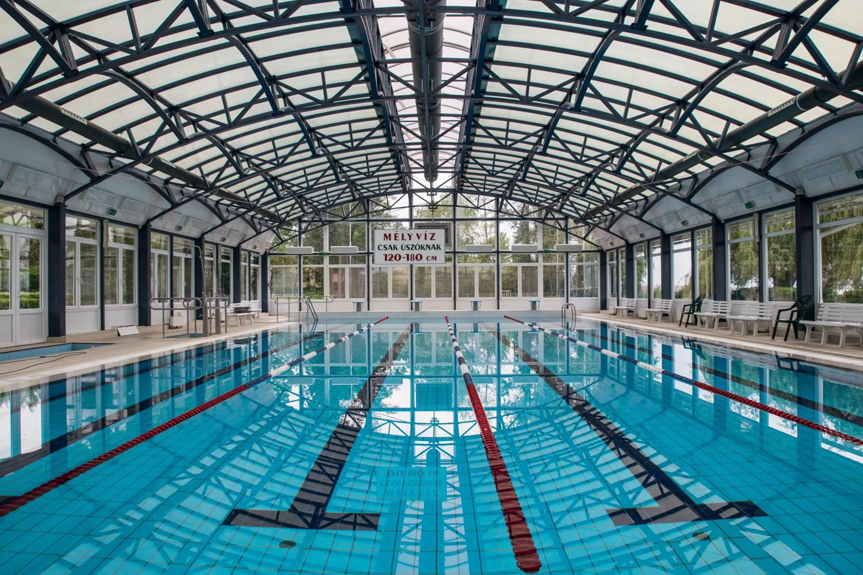 Swimming pool in Hotel OTP Balatonszemes
