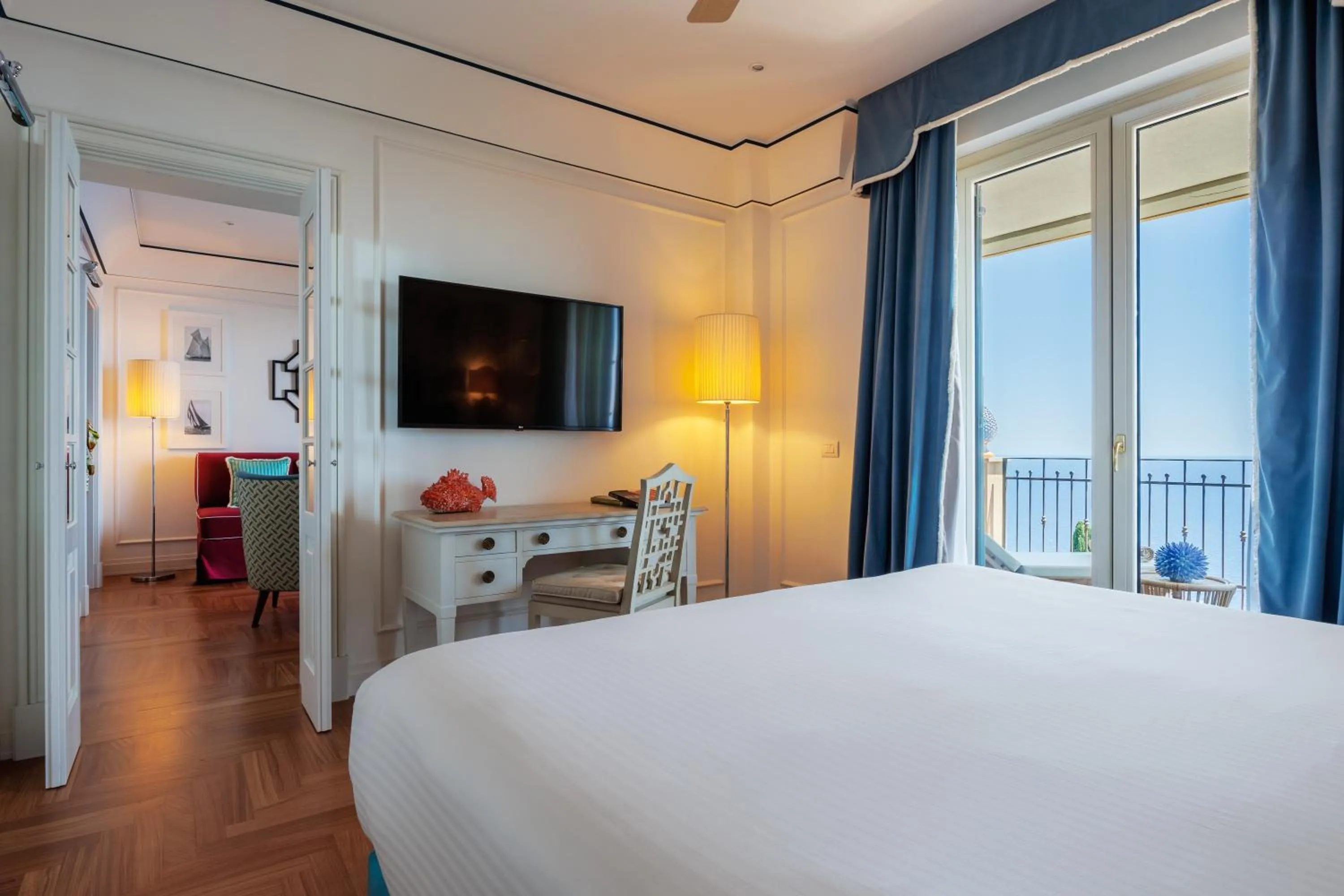 Photo of the whole room, Bed in Grand Hotel San Pietro Taormina