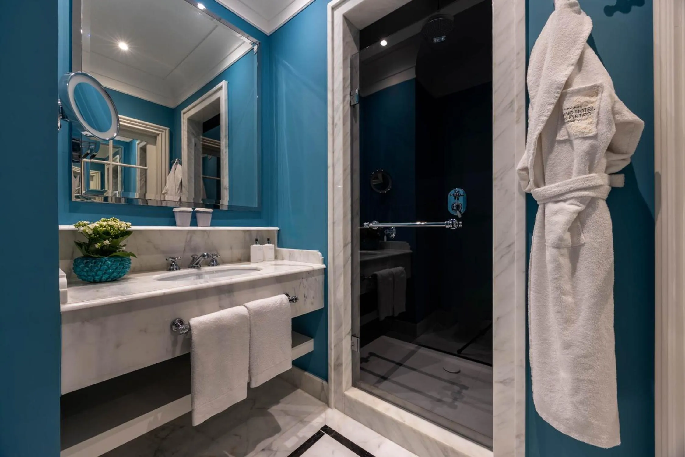 Shower in Grand Hotel San Pietro Taormina