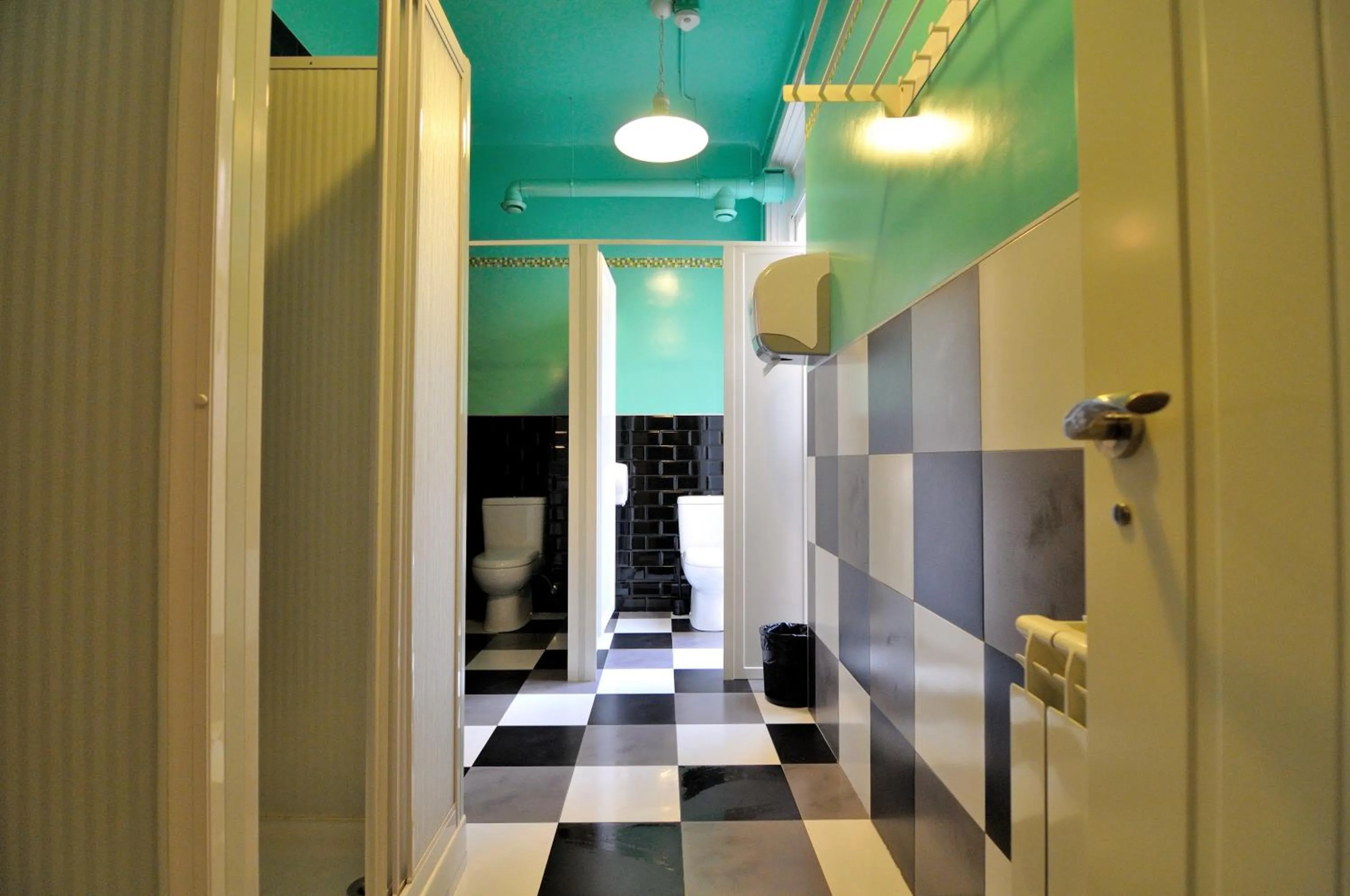 Bathroom in Far Home Plaza Mayor