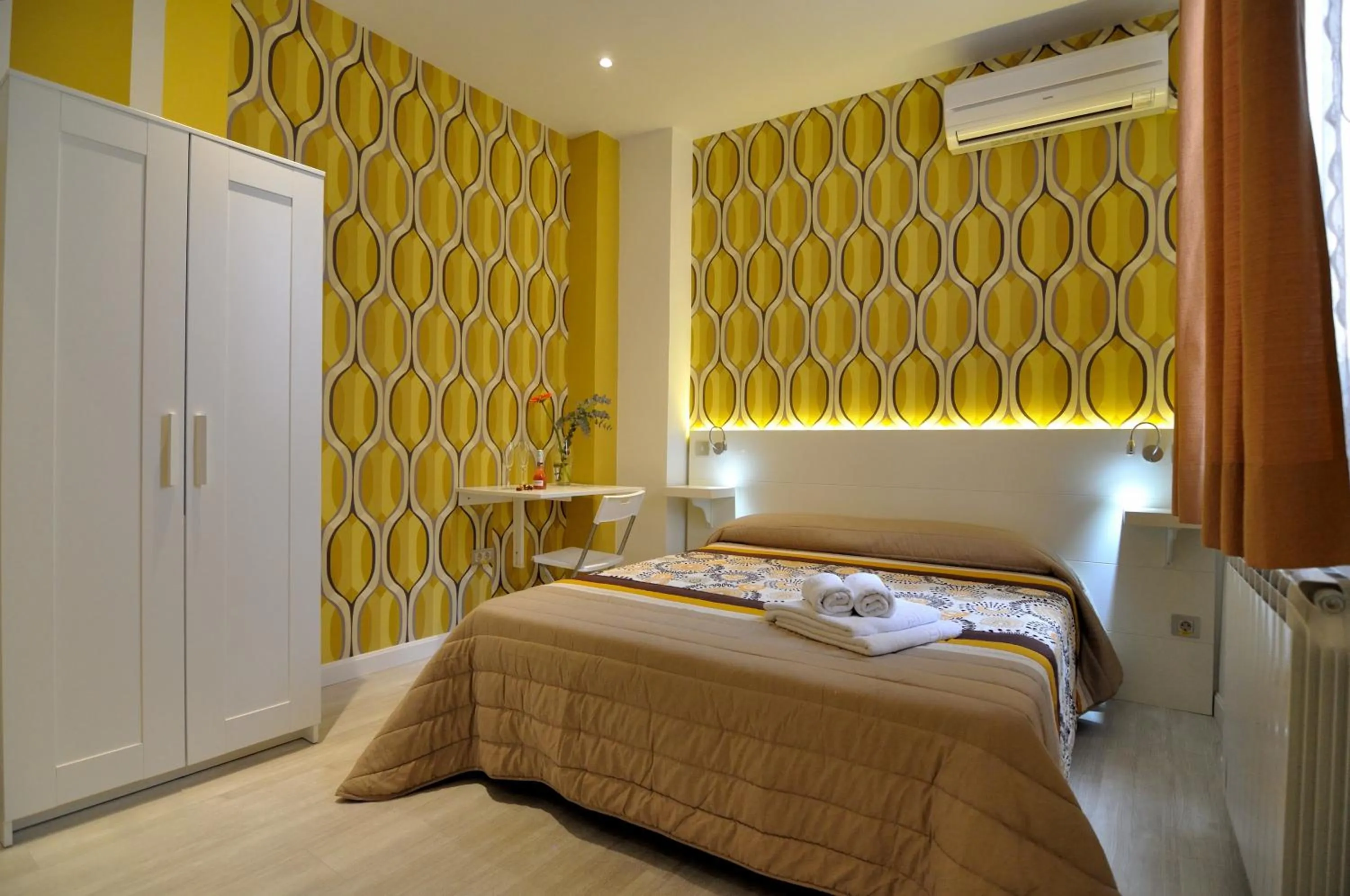 Other in Far Home Plaza Mayor