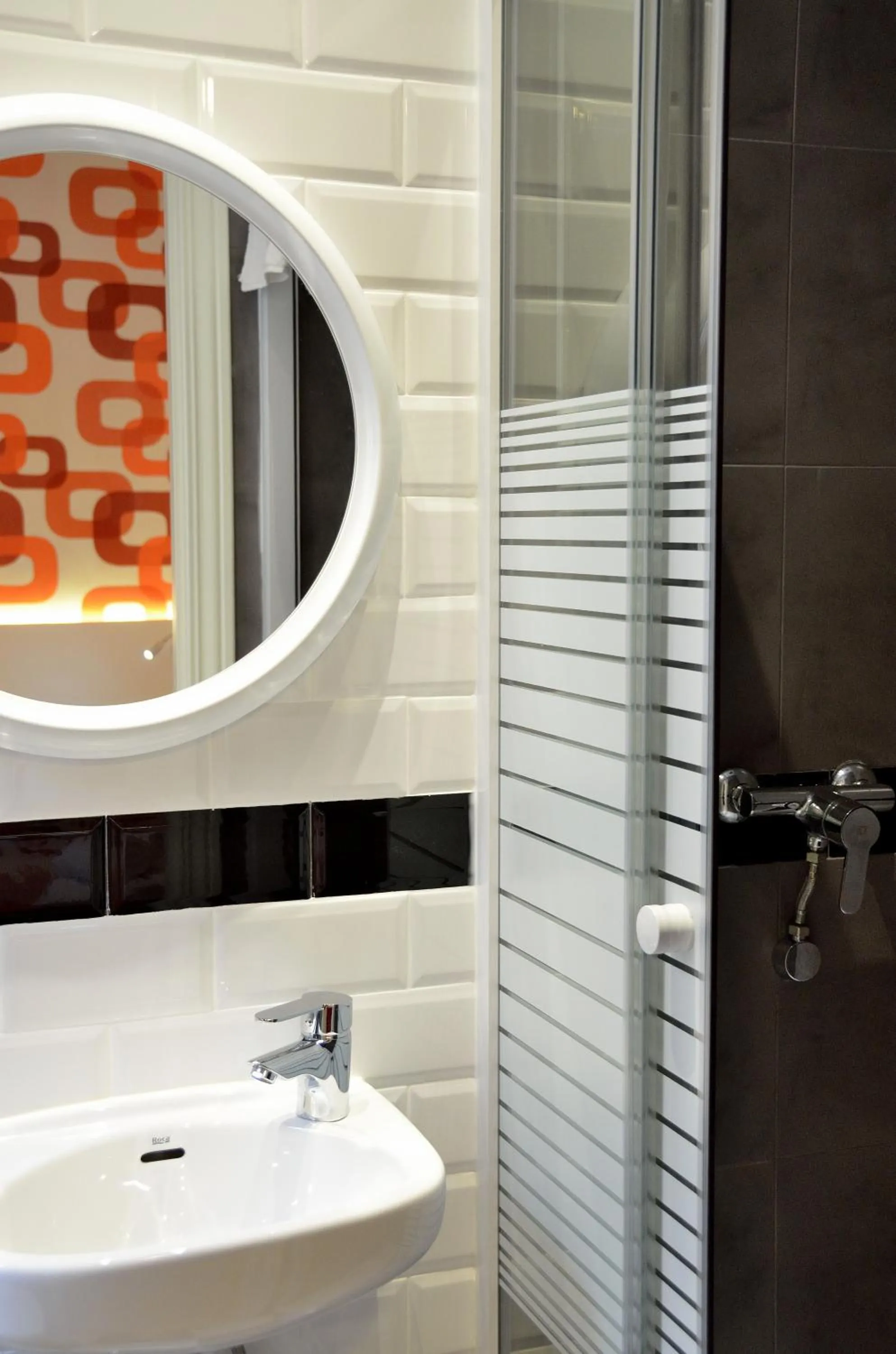 Bathroom in Far Home Plaza Mayor