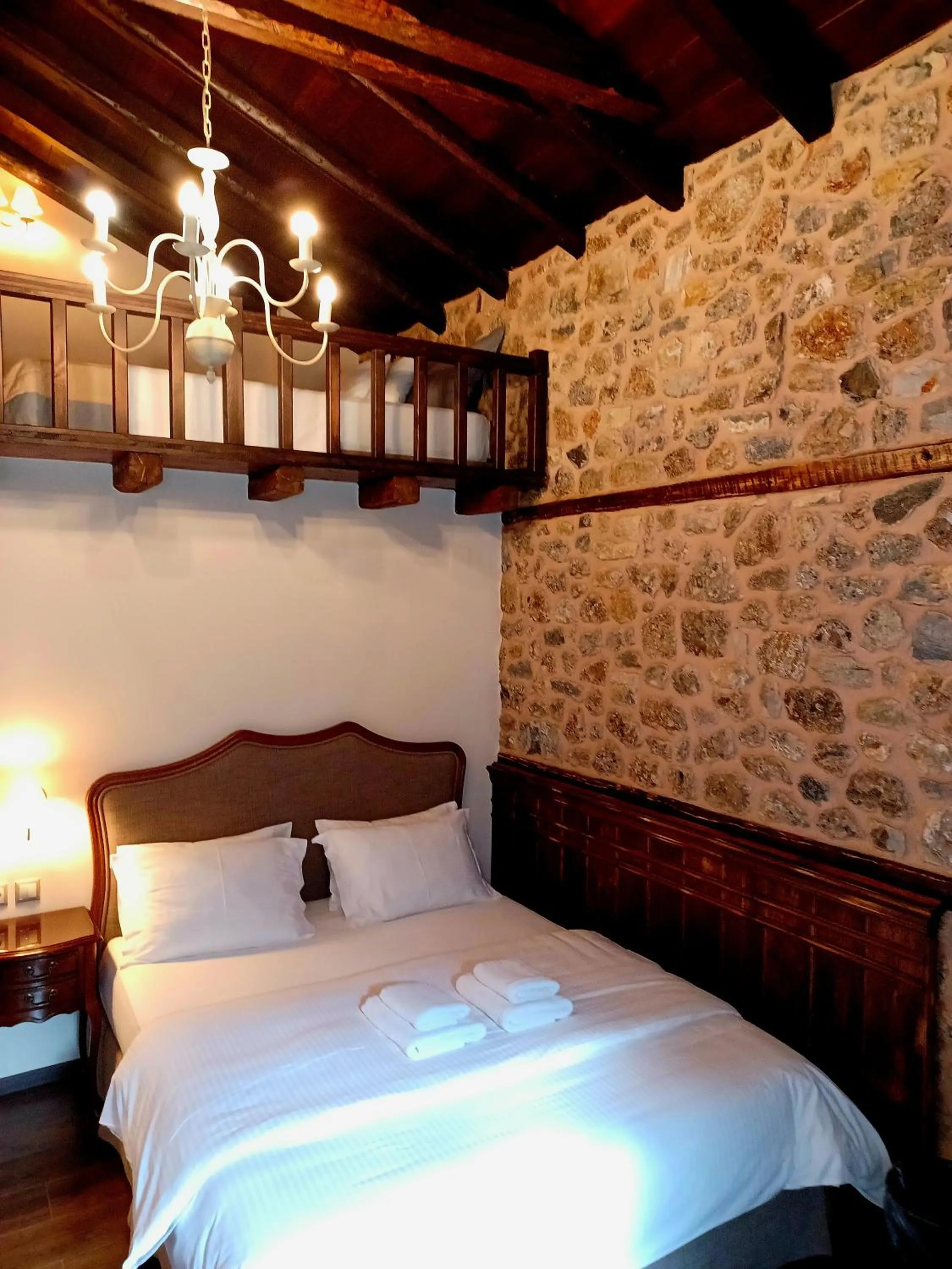 Photo of the whole room, Bed in Palio Litochoro The Countryside Lodge