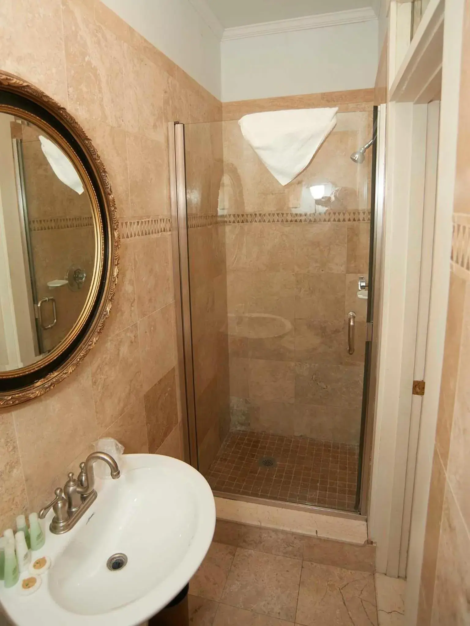 King Room in Bellevue House King Room in Bellevue House