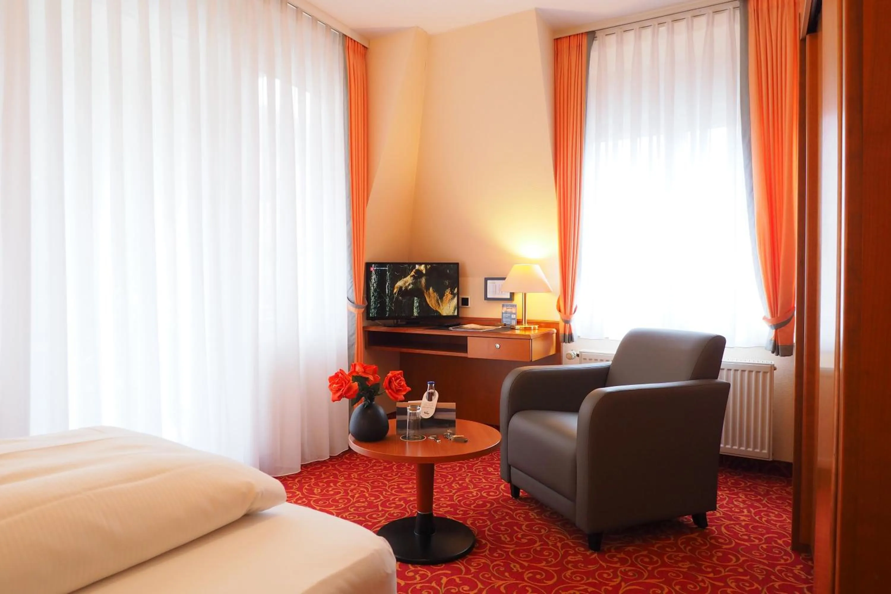 Photo of the whole room, Bed in Hotel Alexa