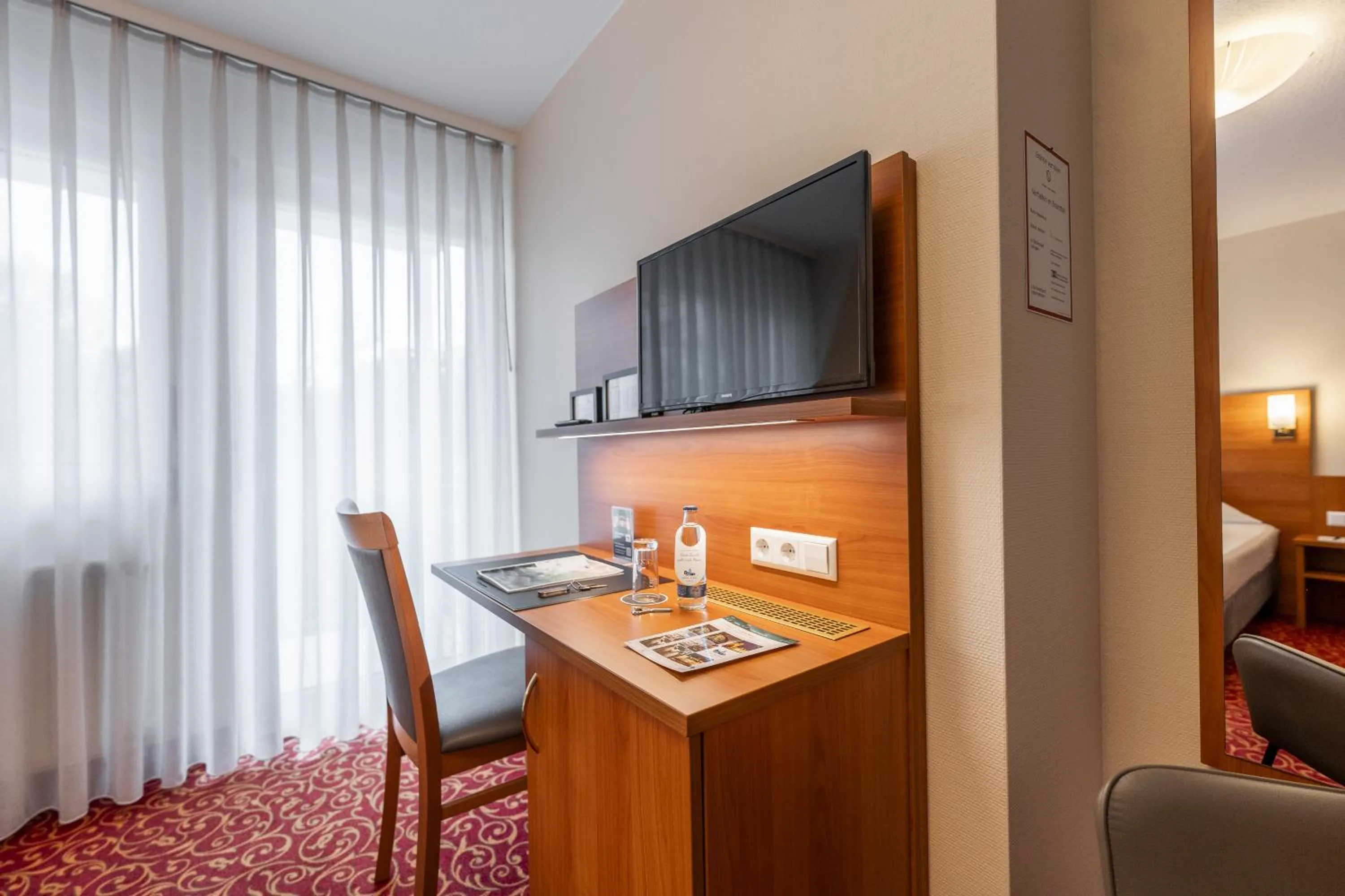 Photo of the whole room in Hotel Alexa