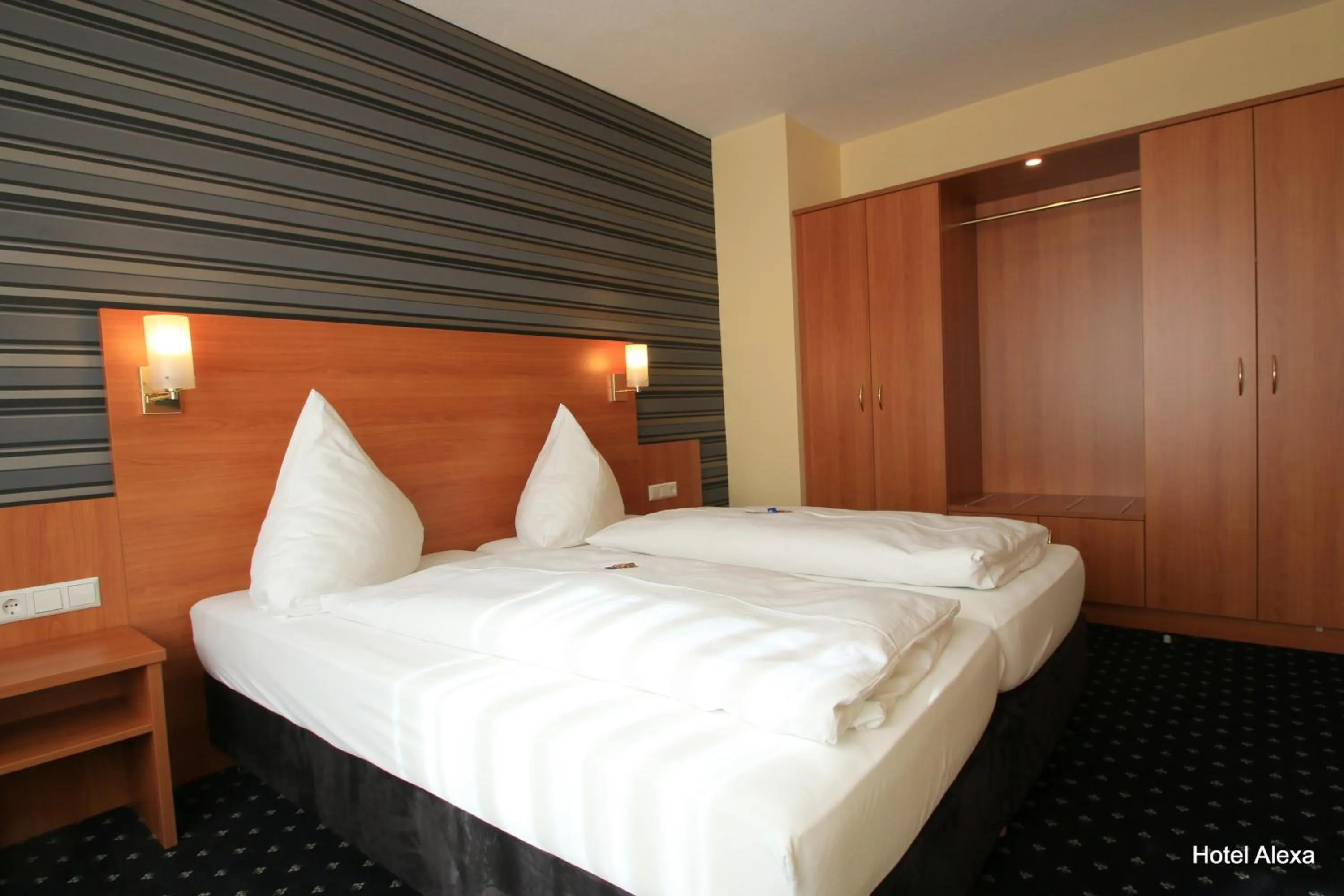 Bedroom, Bed in Hotel Alexa