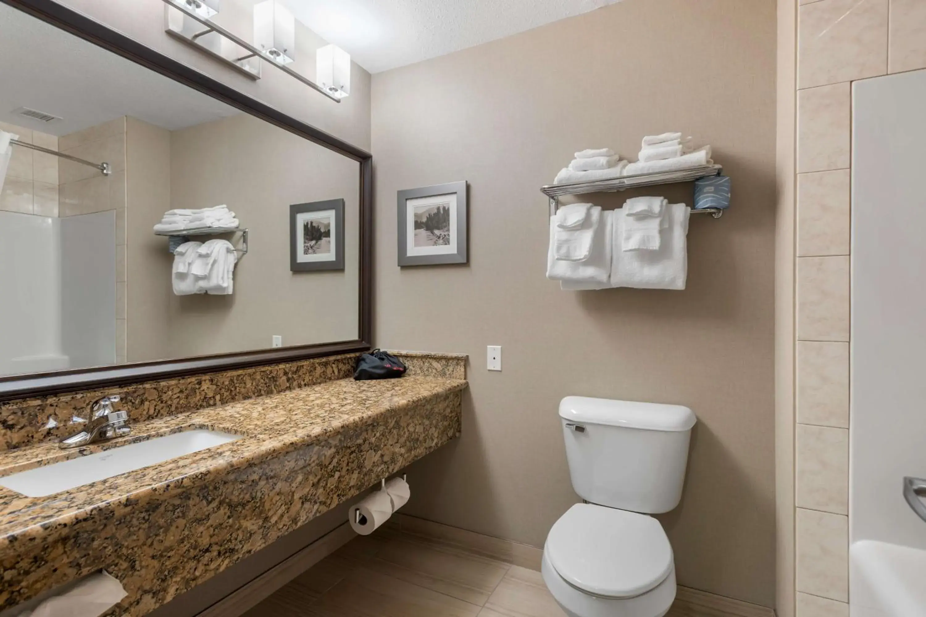 King Room with Fireplace - Non-Smoking in Best Western Plus Fernie Mountain Lodge King Room with Fireplace - Non-Smoking in Best Western Plus Fernie Mountain Lodge