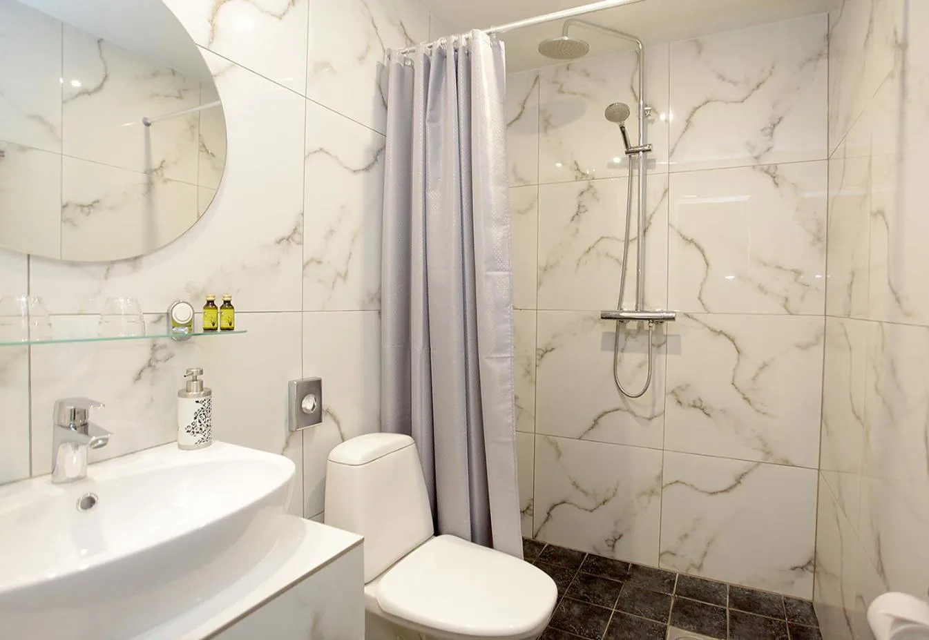 Shower in Hotell Wesenbergh