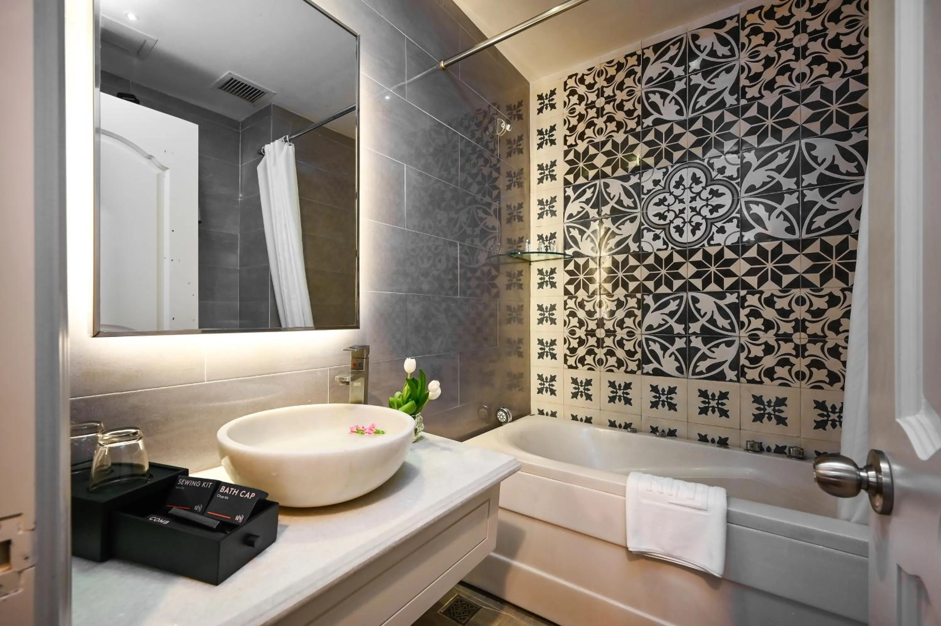 Bathroom in Kin Hotel Đông Du