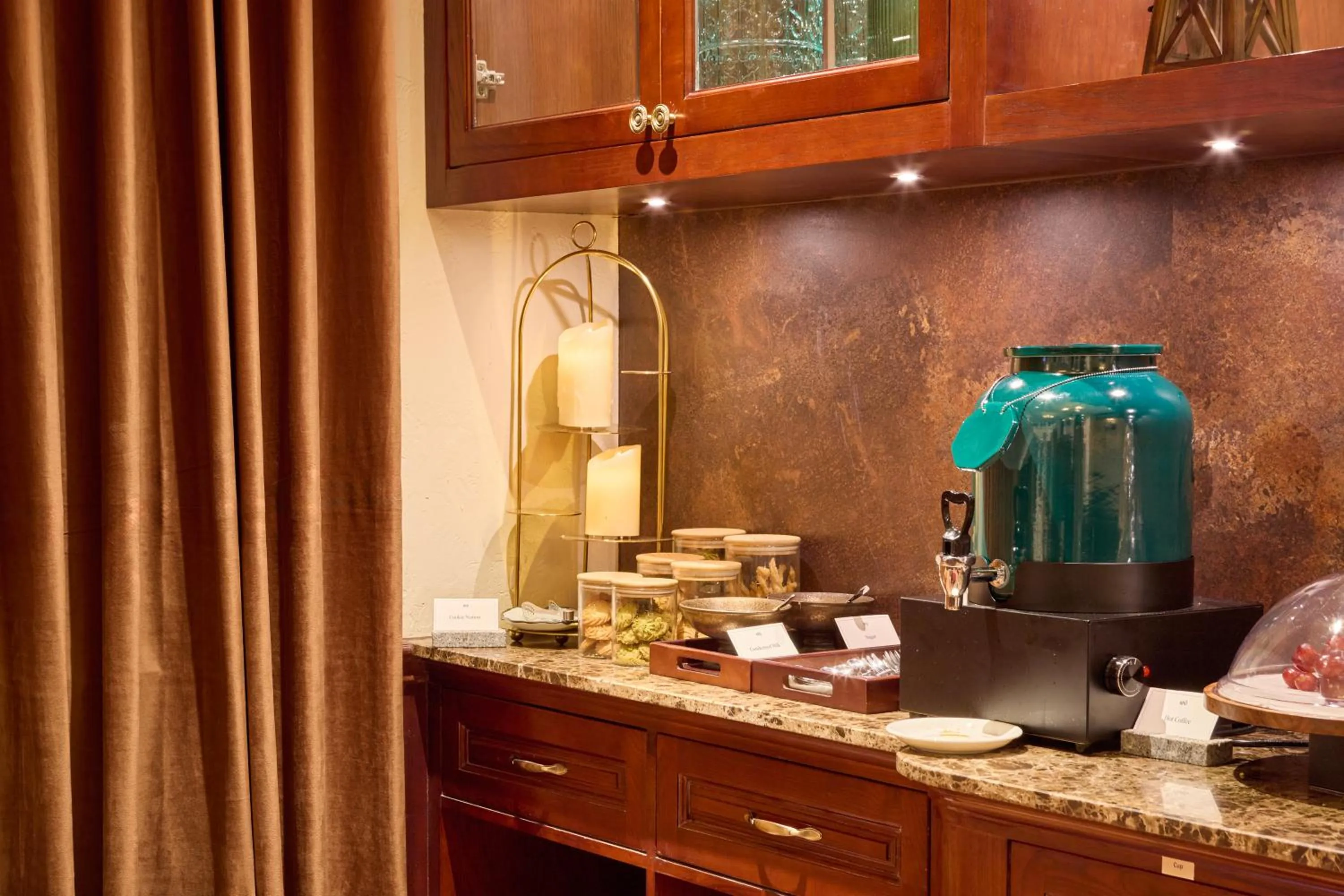 Coffee/tea facilities in Kin Hotel Đông Du