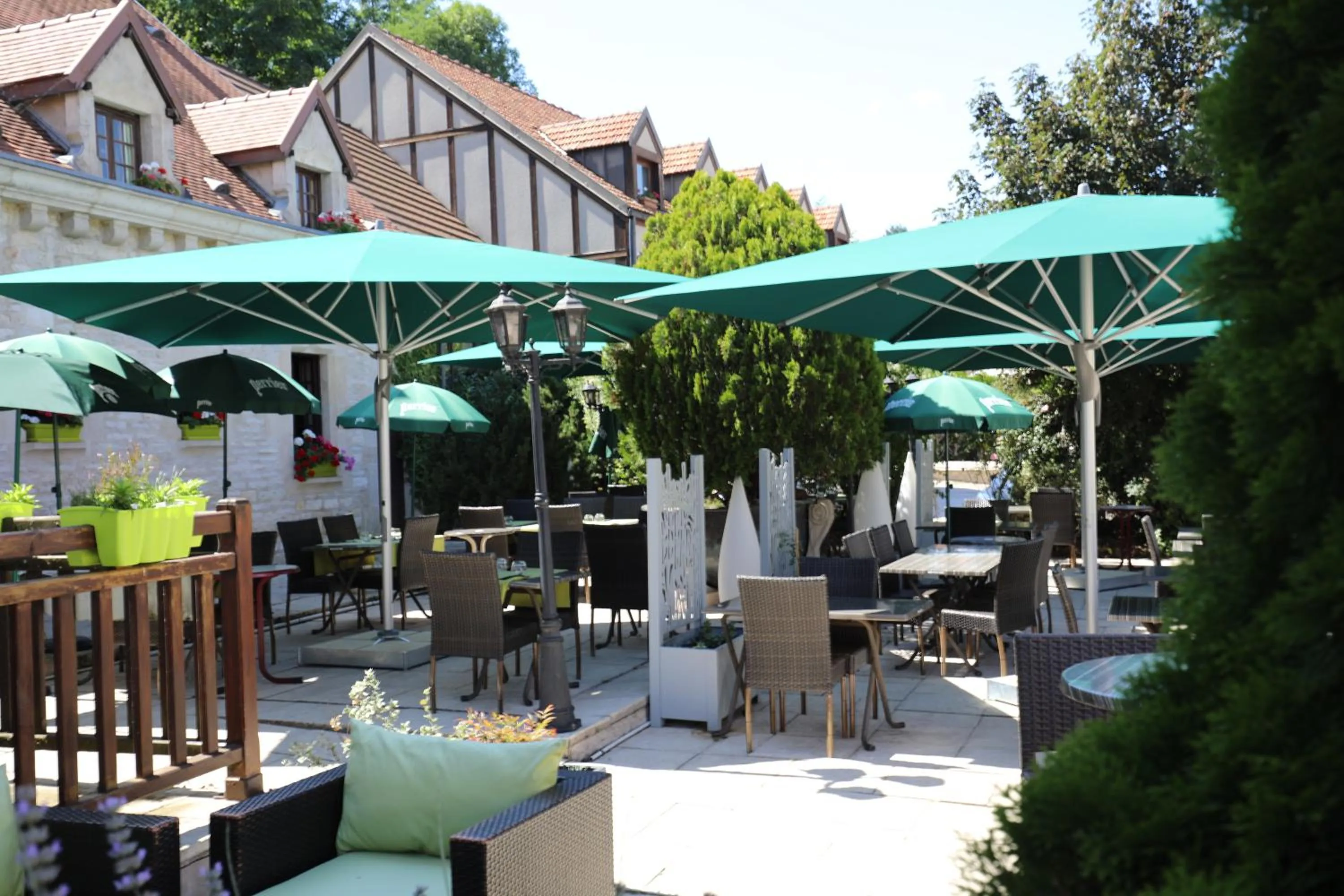 Property building in Logis Le Bourguignon