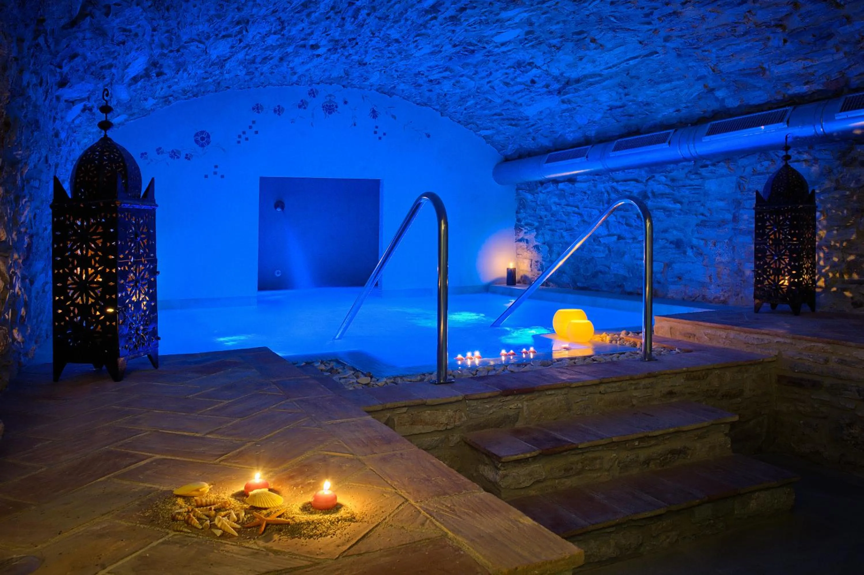 Swimming pool in Hotel-Spa Classic Begur