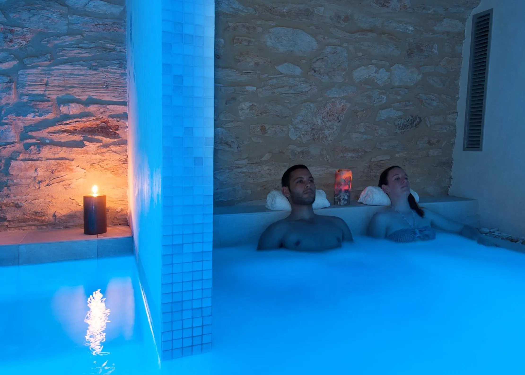 Swimming pool, Bed in Hotel-Spa Classic Begur