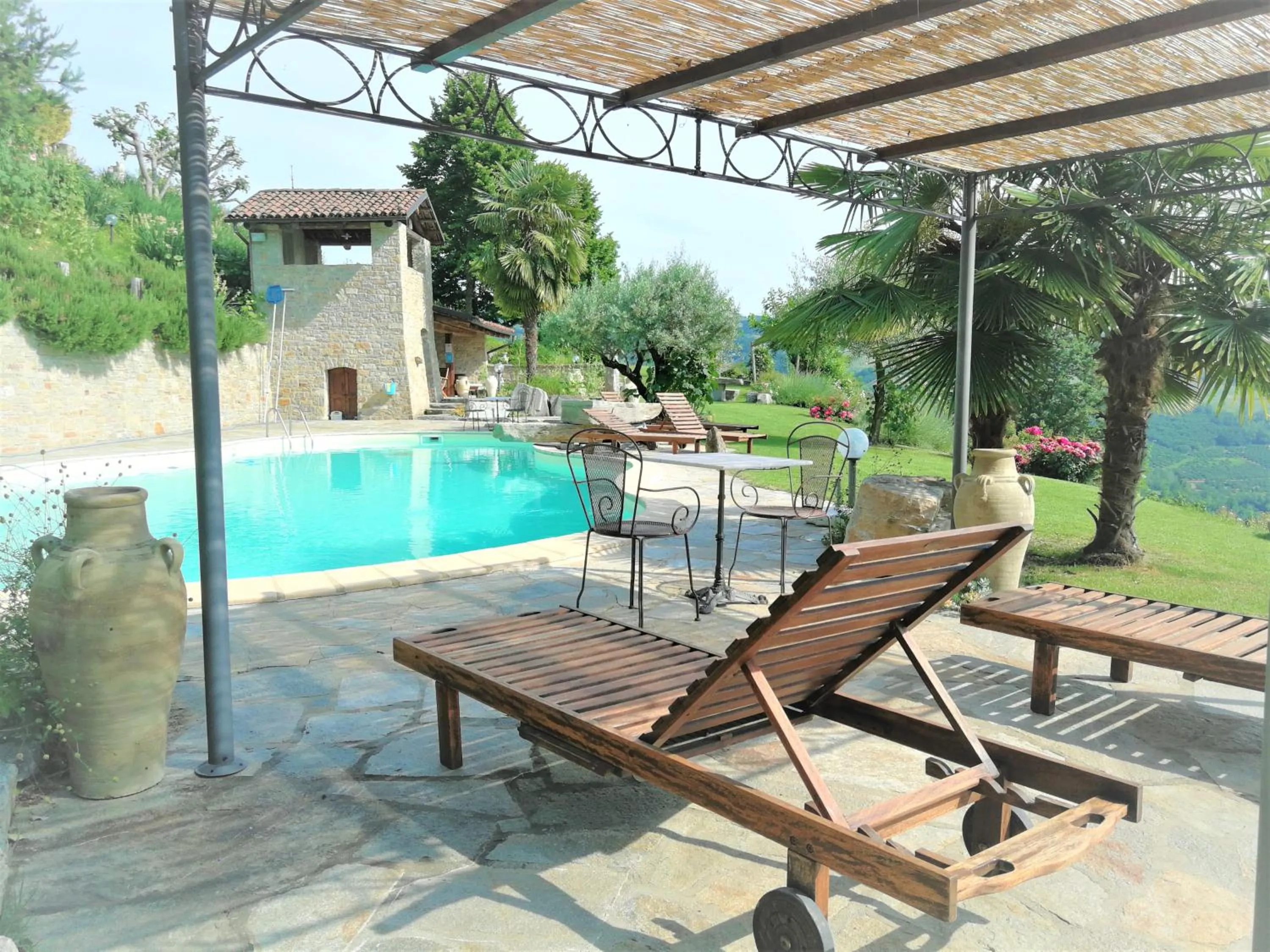 Pool view in Agriturismo Sondrea