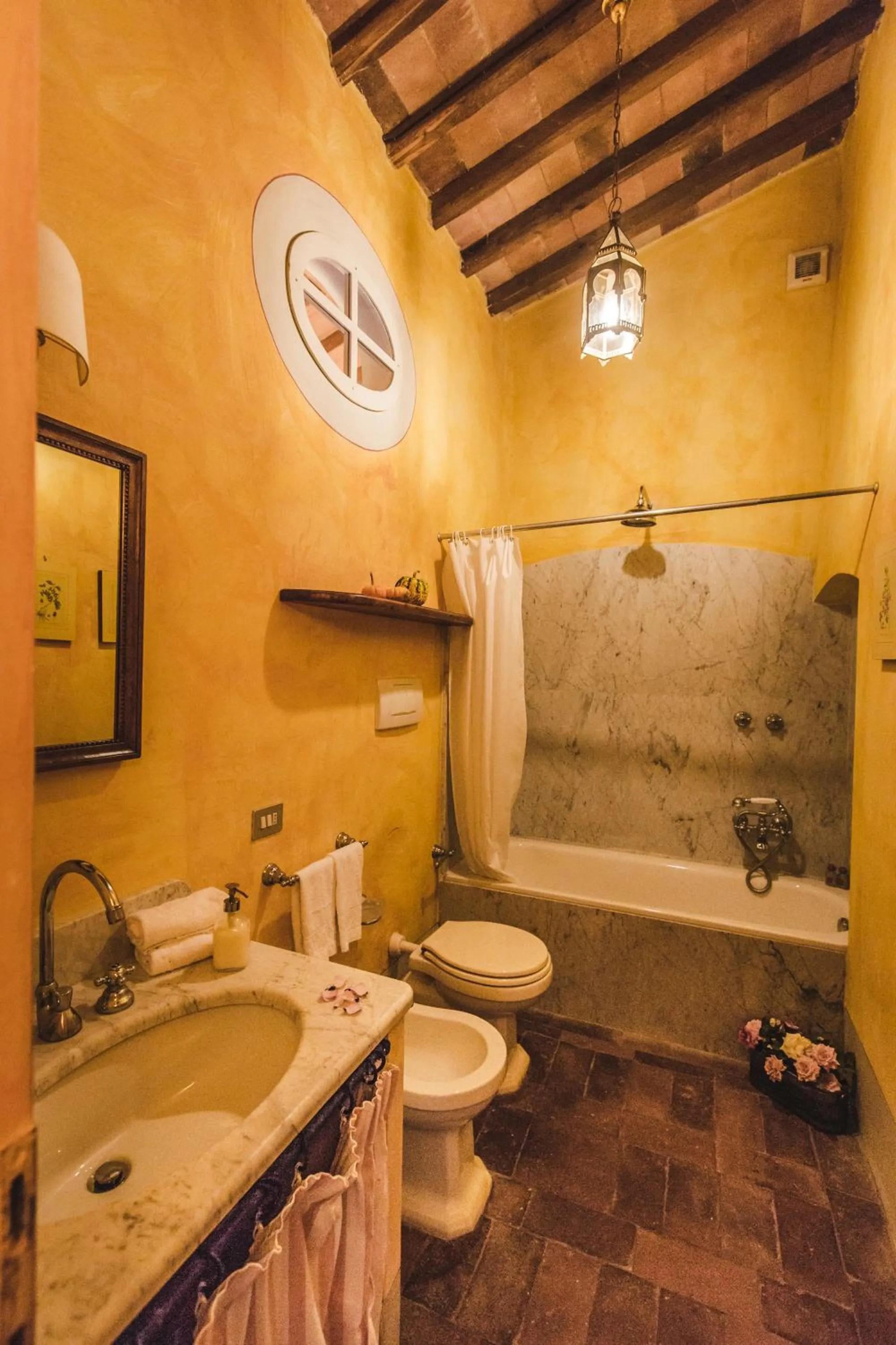 Toilet in La Veronica Exclusive Chianti Resort