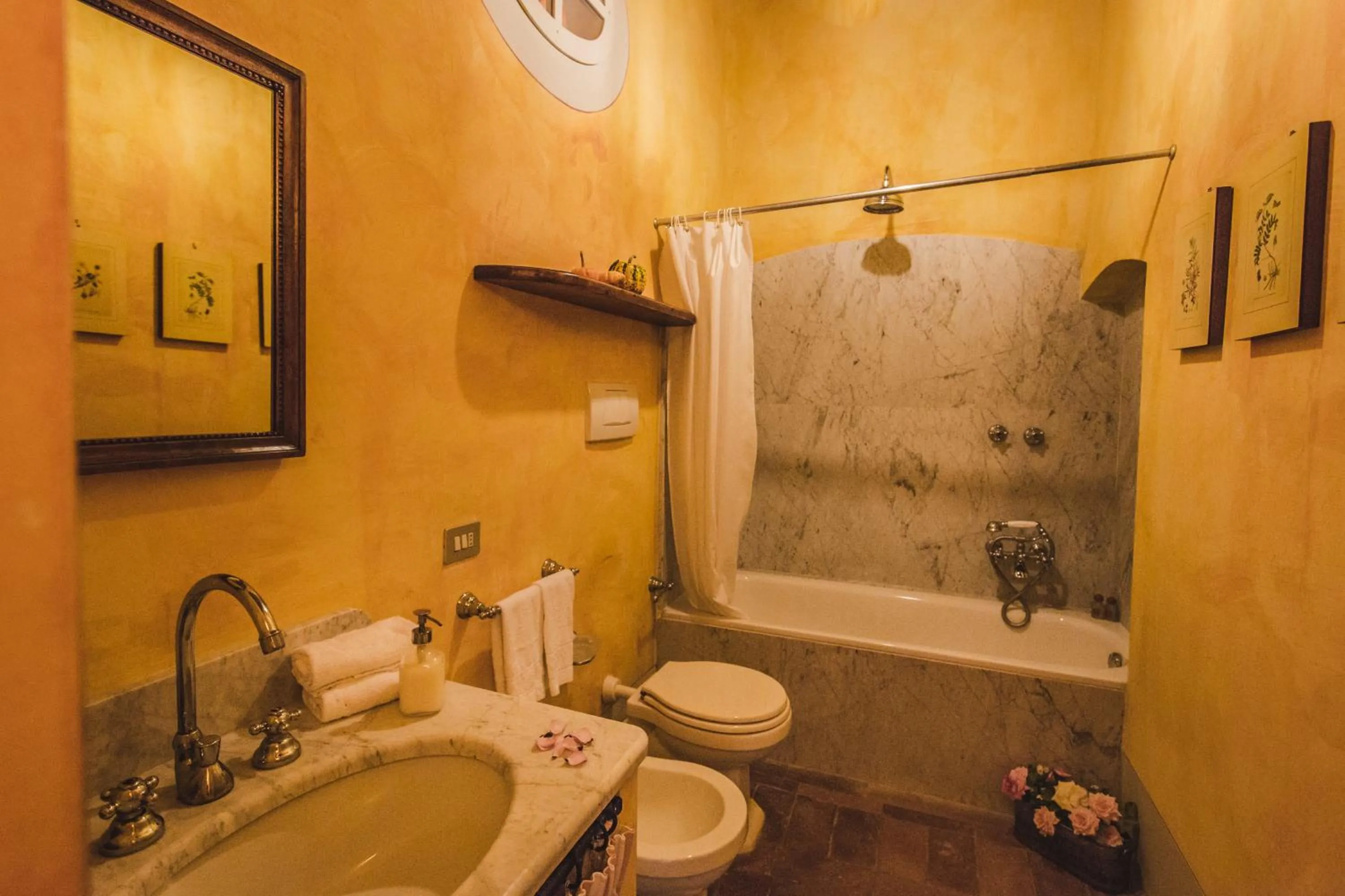 Bathroom in La Veronica Exclusive Chianti Resort