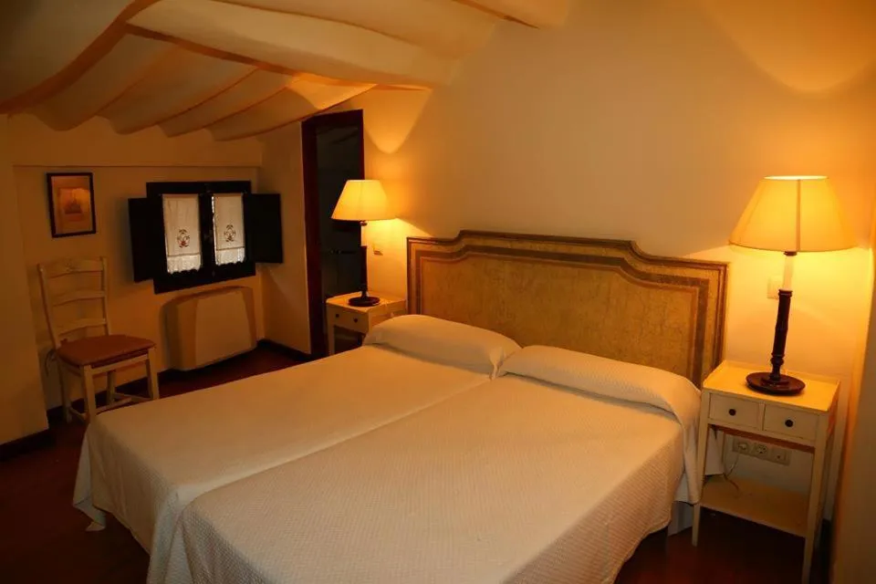 Bedroom, Bed in Casa Rural Las Pedrolas