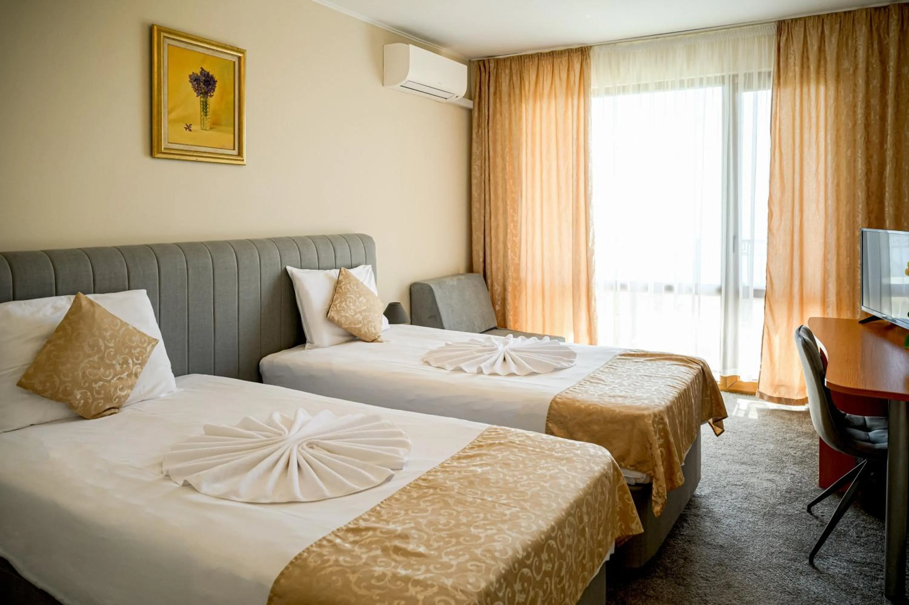 Bed in Paradise Hotel & Relax Center