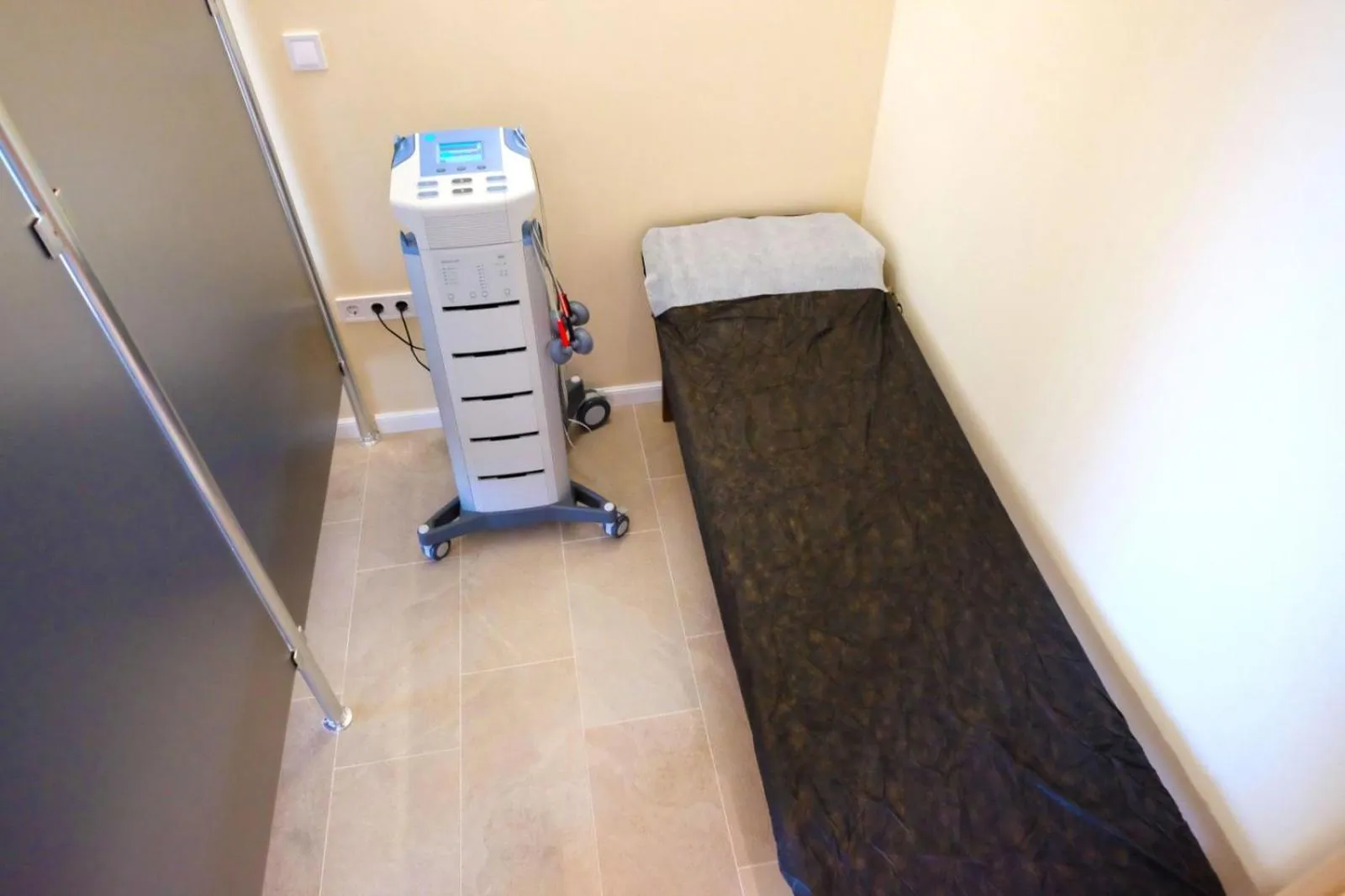 Paradise Hotel & Relax Center