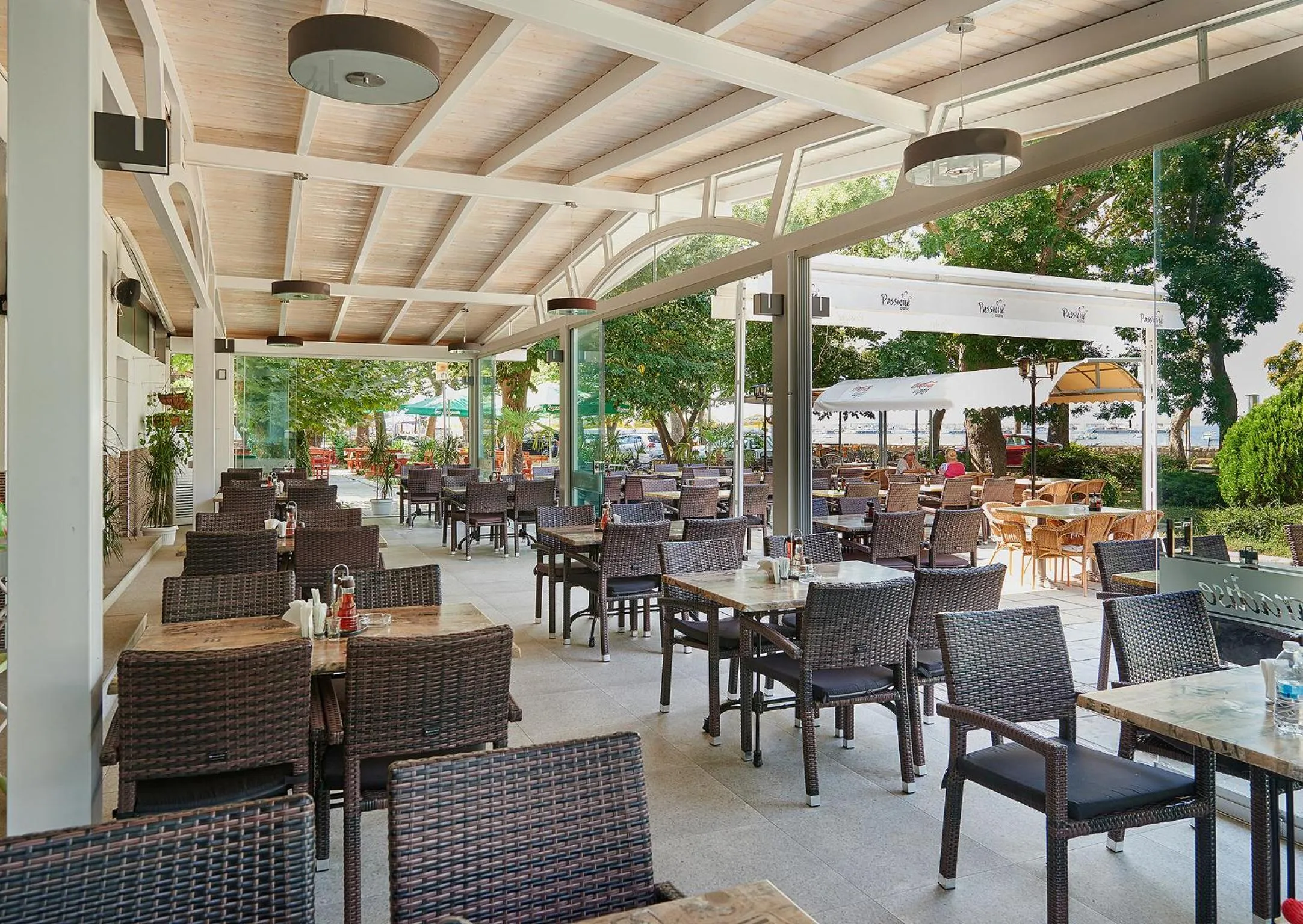 Restaurant/places to eat in Paradise Hotel & Relax Center