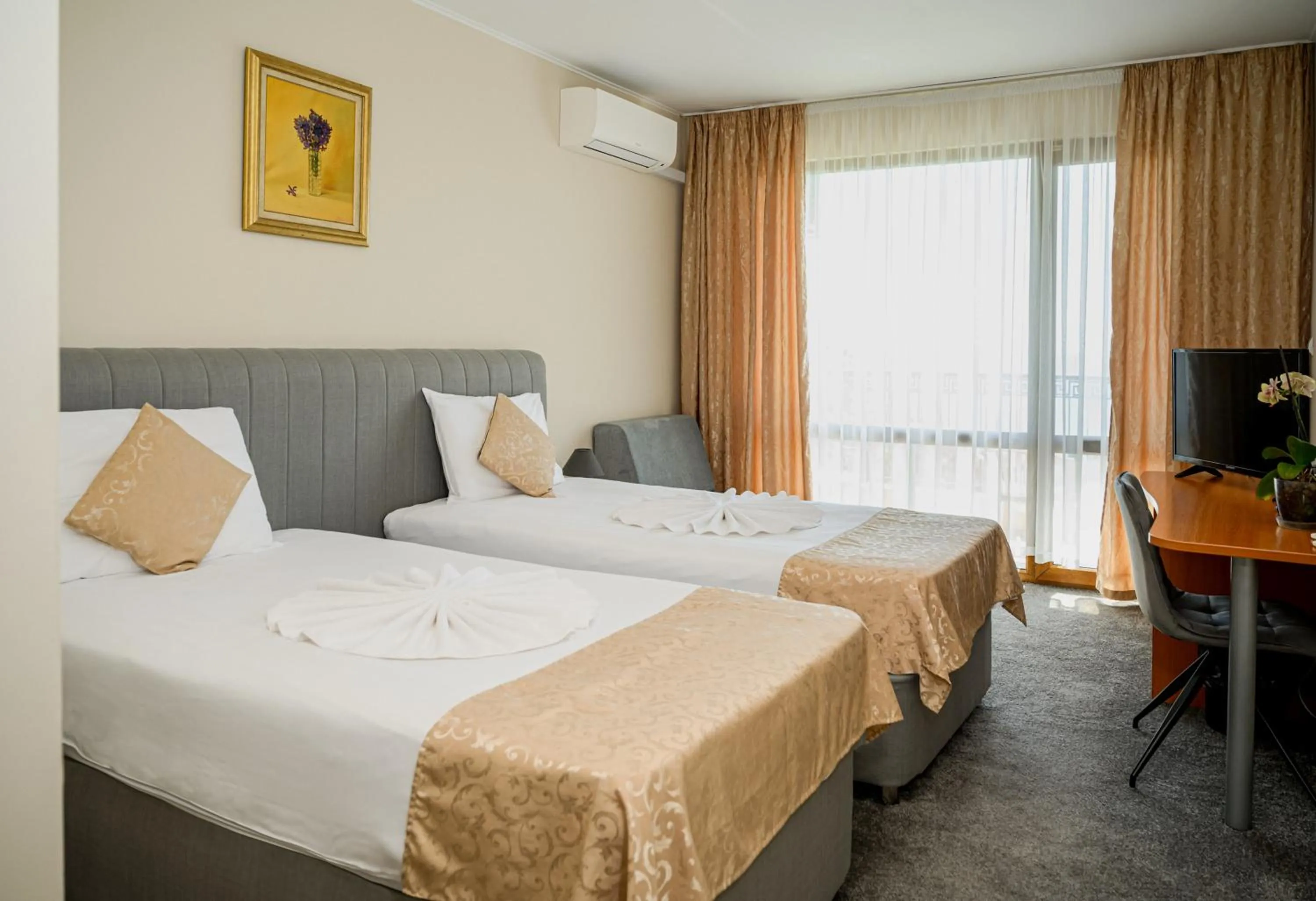 Bed in Paradise Hotel & Relax Center