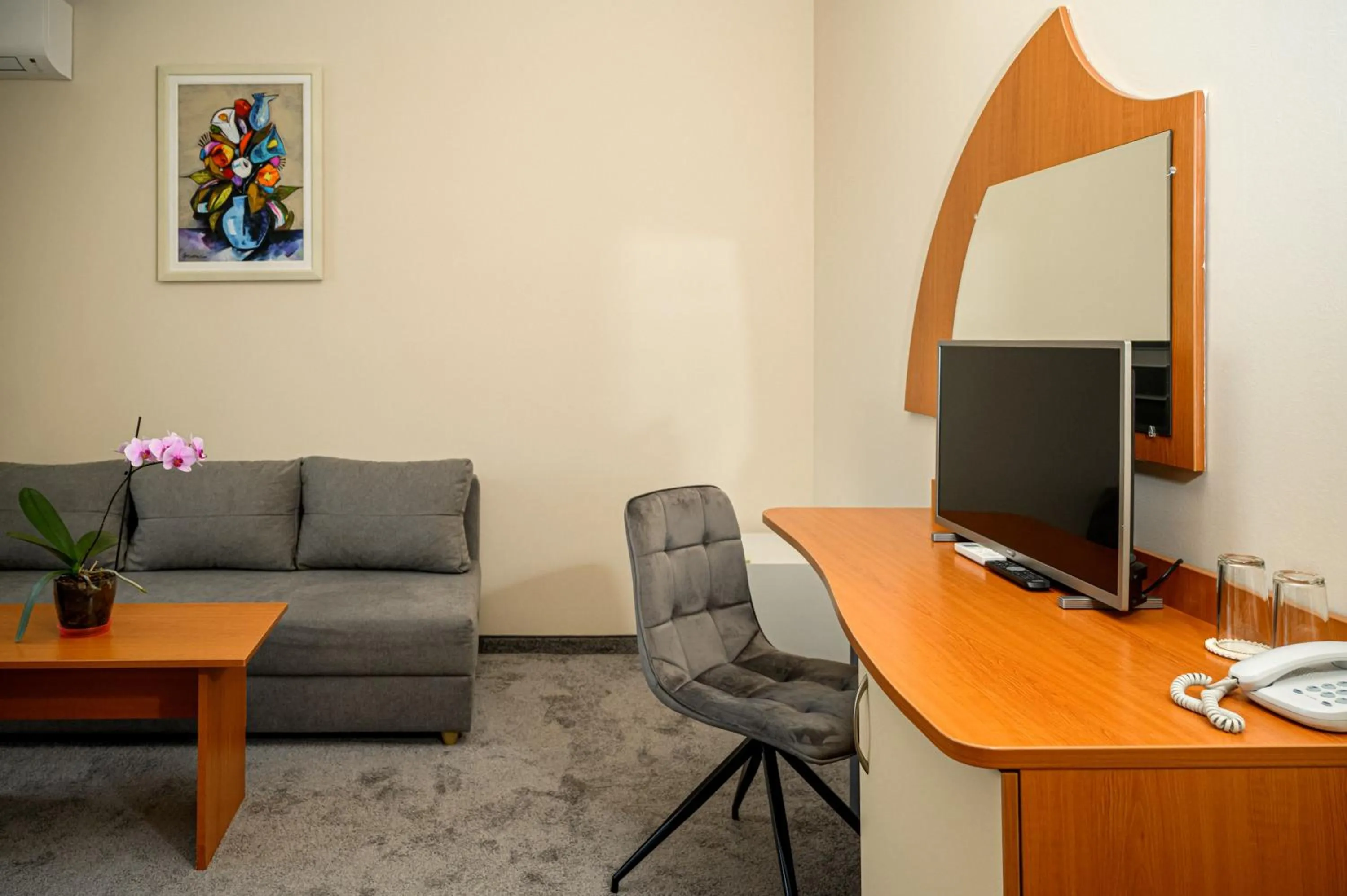 Paradise Hotel & Relax Center