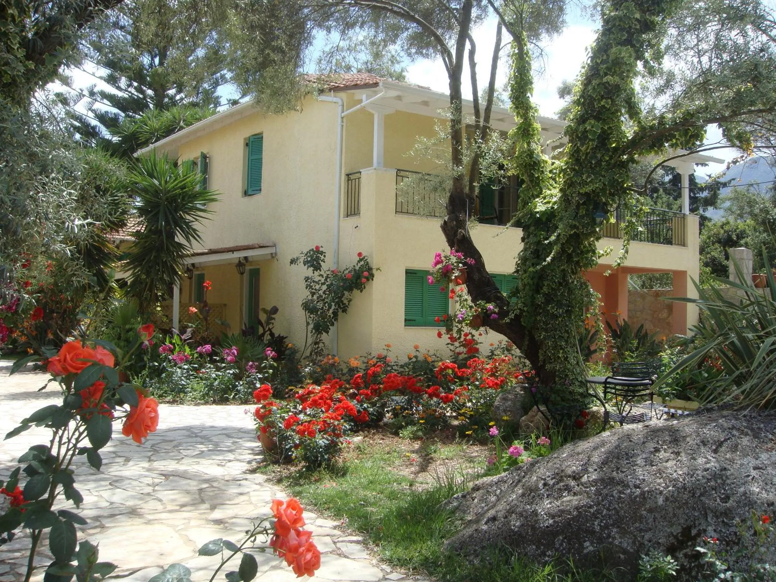 Garden in PHILIPPOS Hotel Apartments
