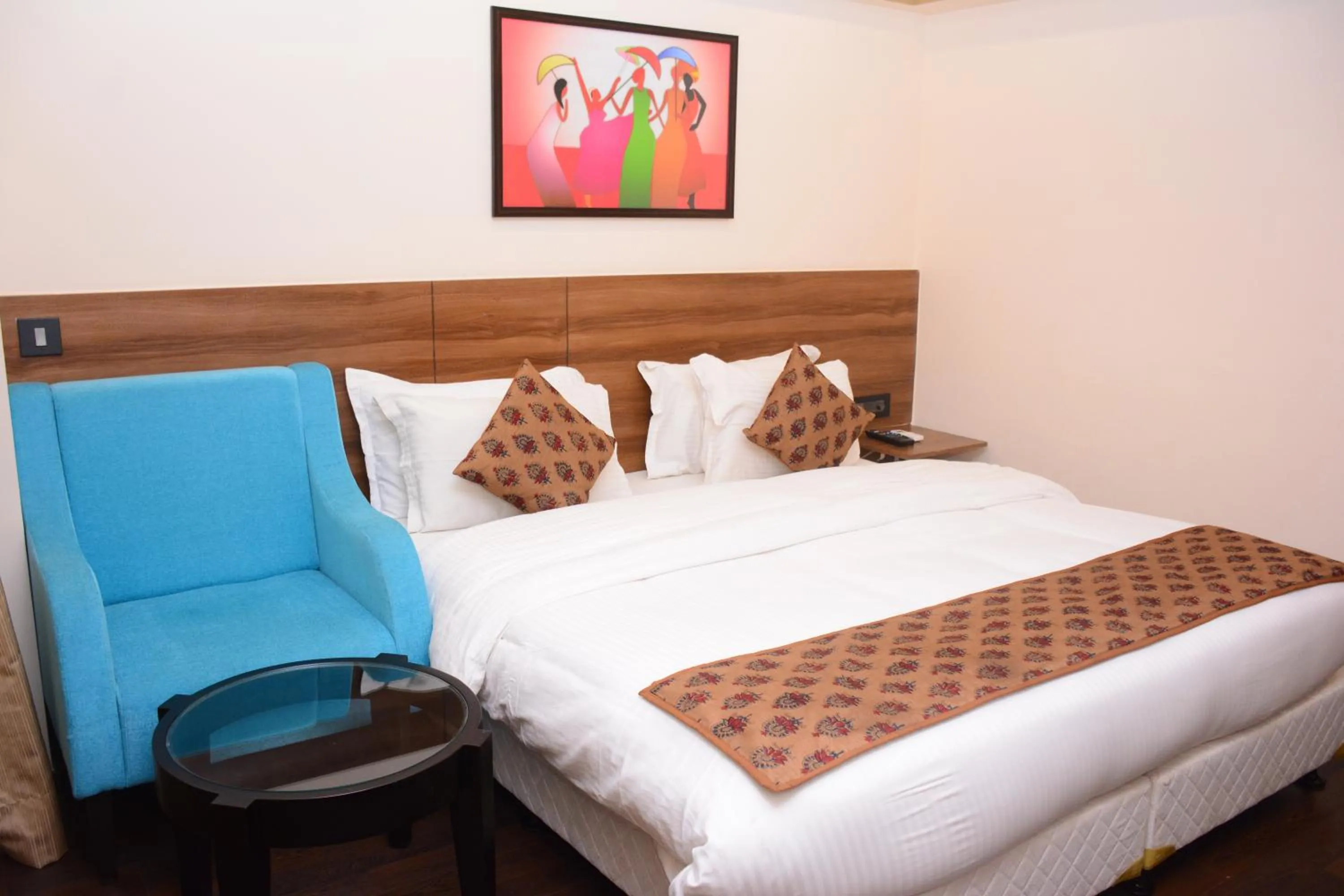 Bed in Hotel Mumbai House Andheri East, Mumbai