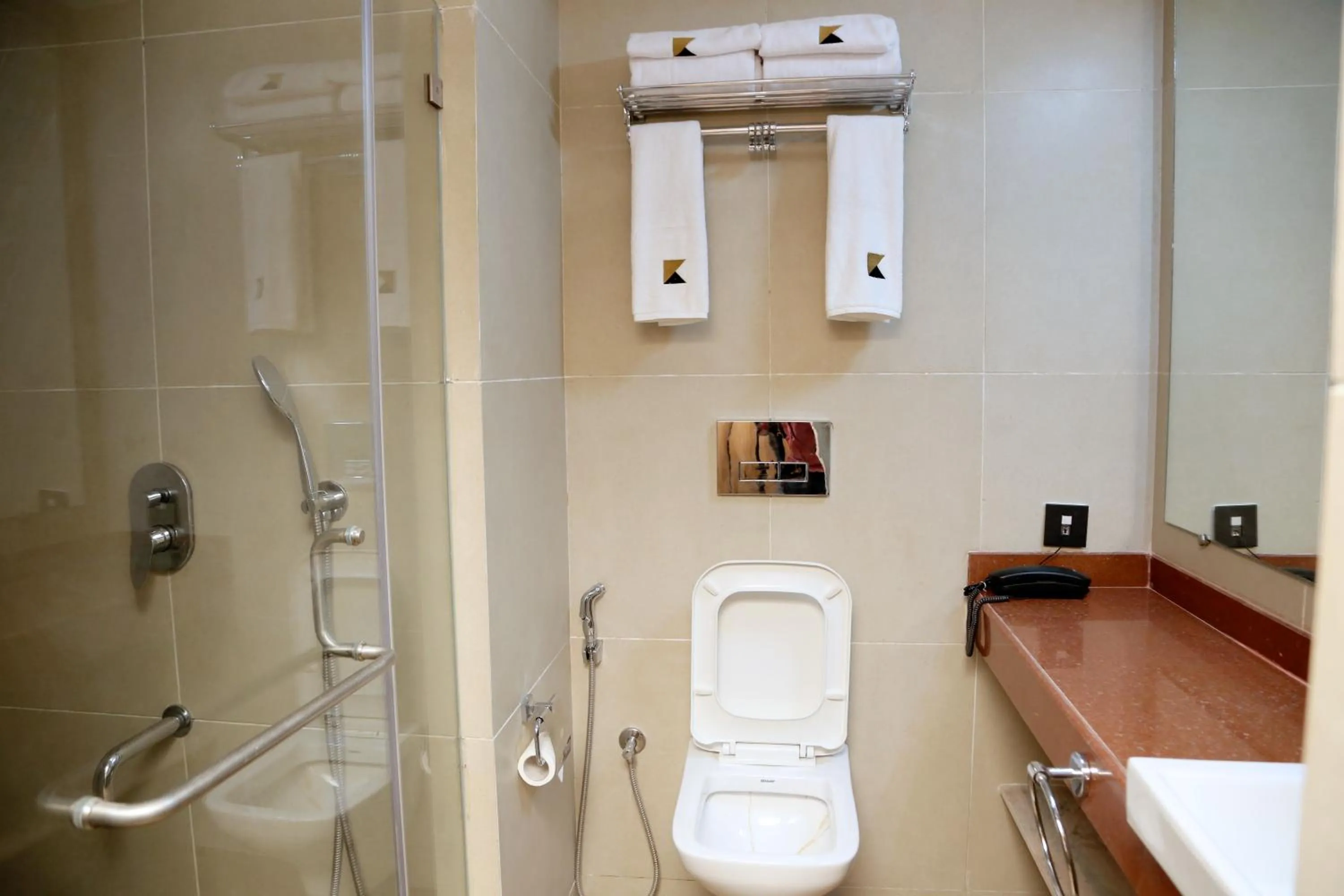 Bathroom in Hotel Mumbai House Andheri East, Mumbai